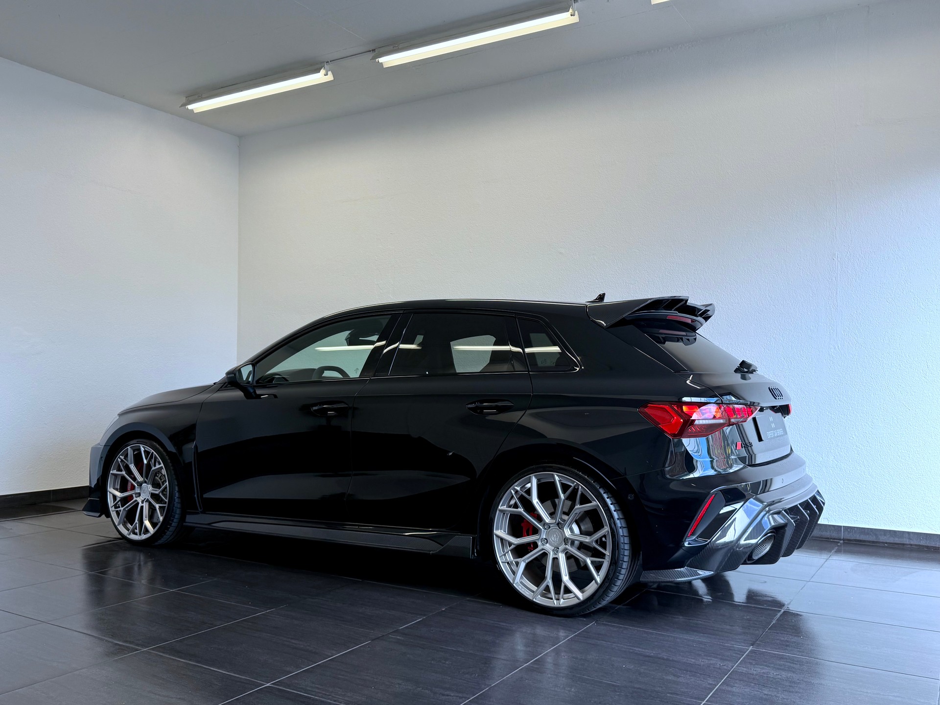 AUDI RS3 Sportback "UNIKAT" mit Schalensitze 2.5 TSI quattro S-tronic-image-8
