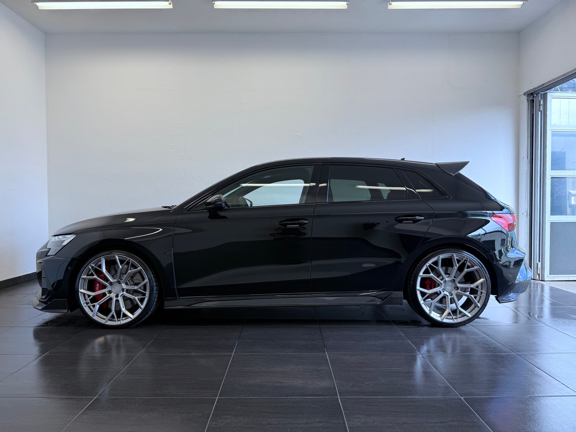 AUDI RS3 Sportback "UNIKAT" mit Schalensitze 2.5 TSI quattro S-tronic-image-6