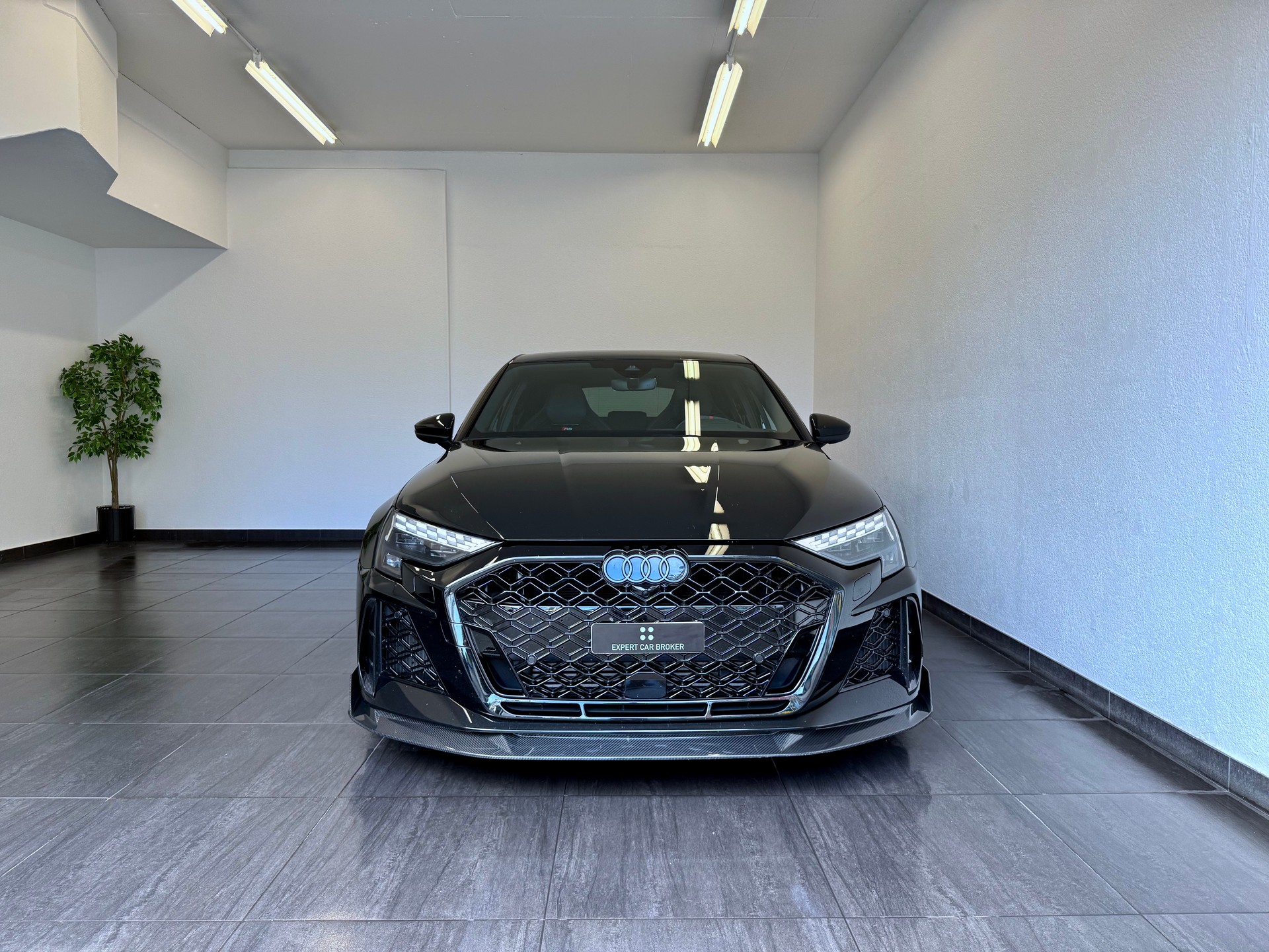 AUDI RS3 Sportback "UNIKAT" mit Schalensitze 2.5 TSI quattro S-tronic-showroom-element-3