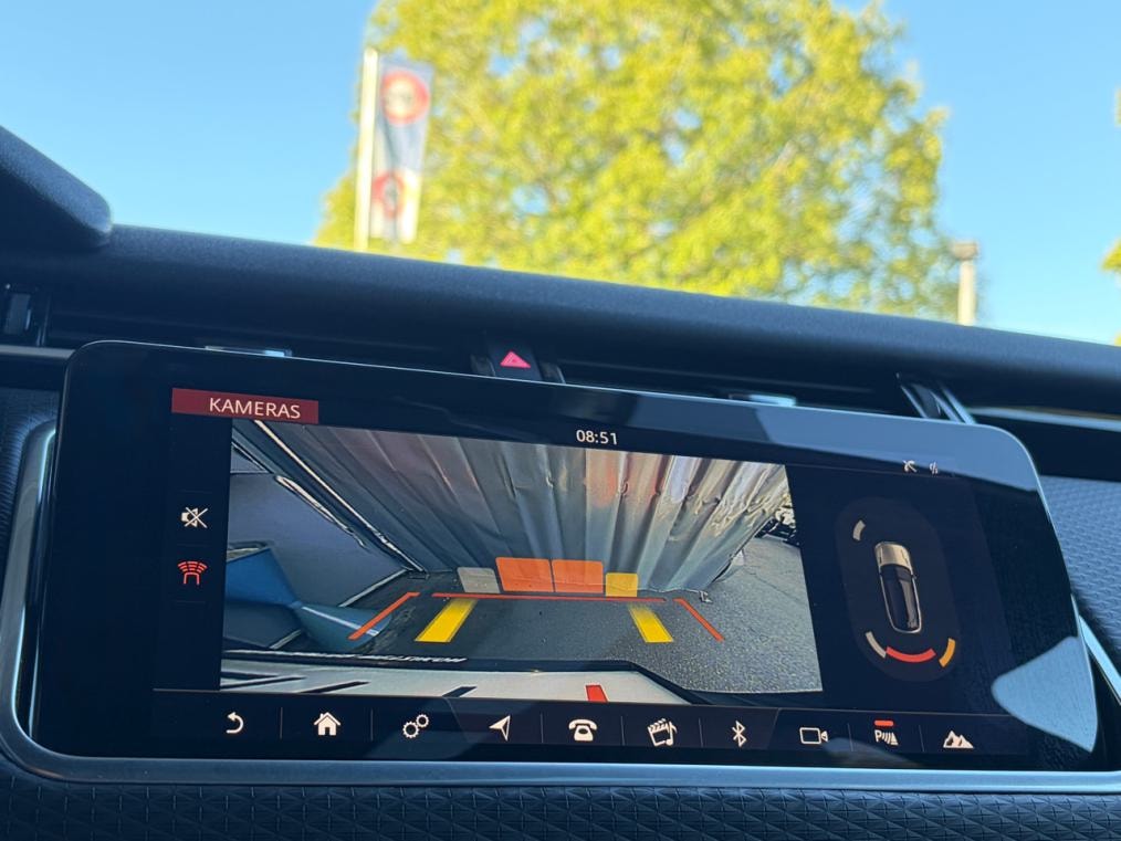 LAND ROVER Range Rover Velar D 240 S-image-9