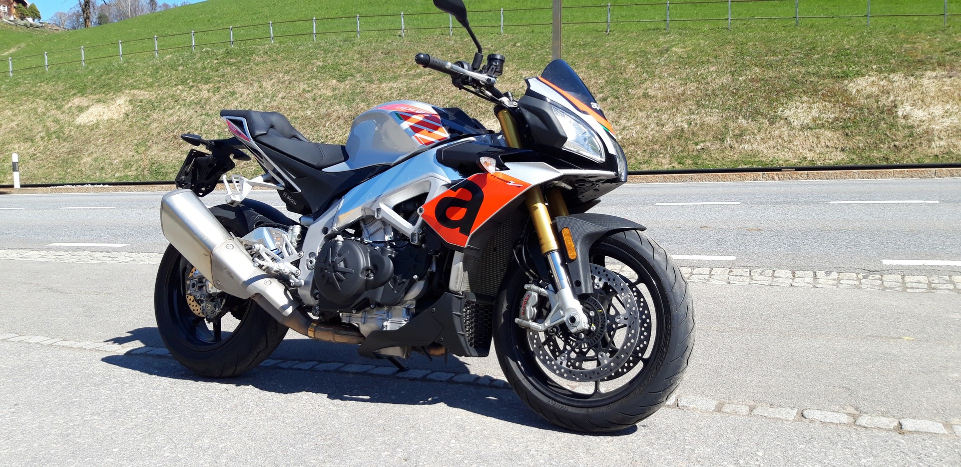 APRILIA Tuono V4 1100 RR-image-2