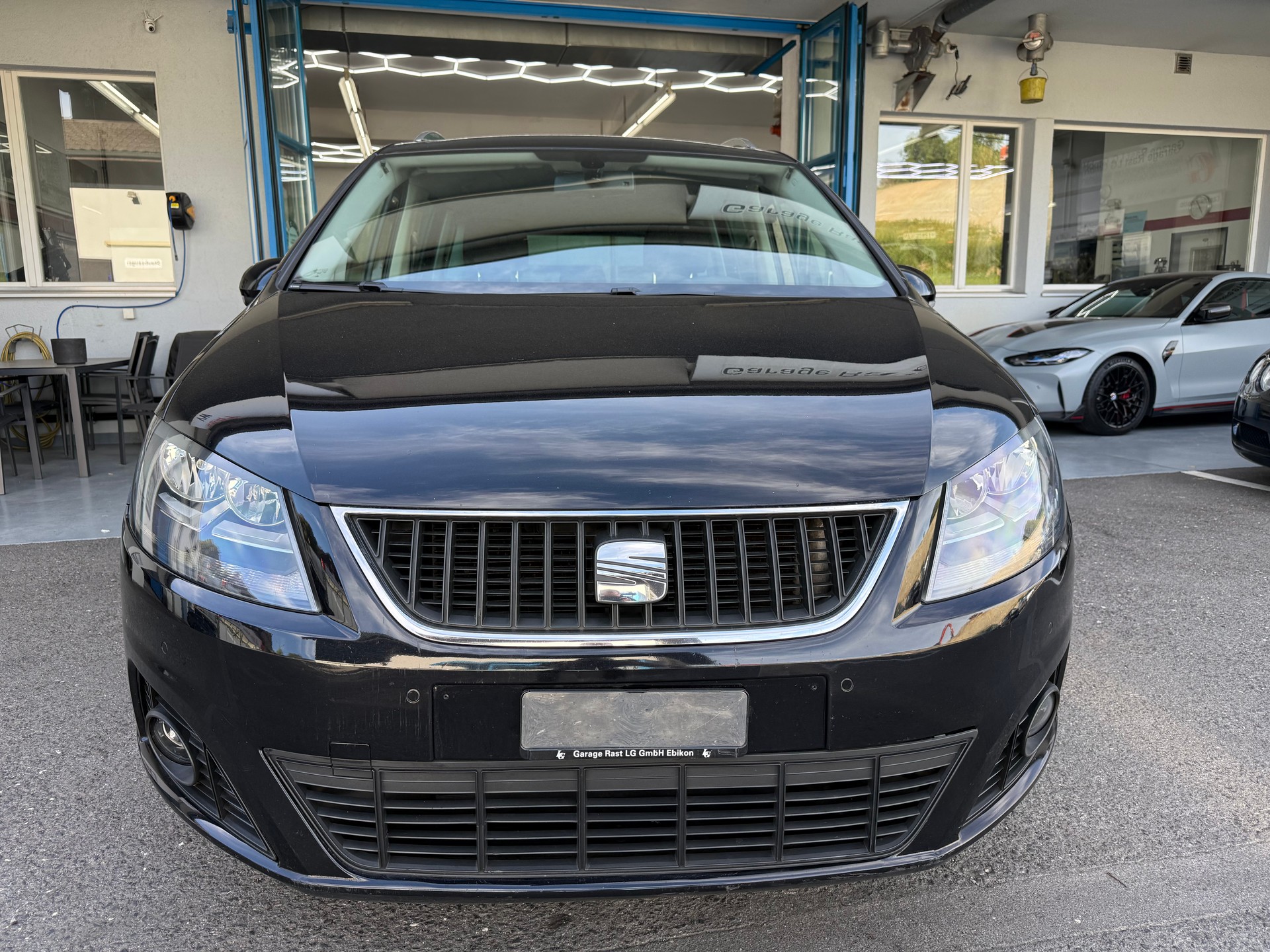 SEAT ALHAMBRA-showroom-element-1