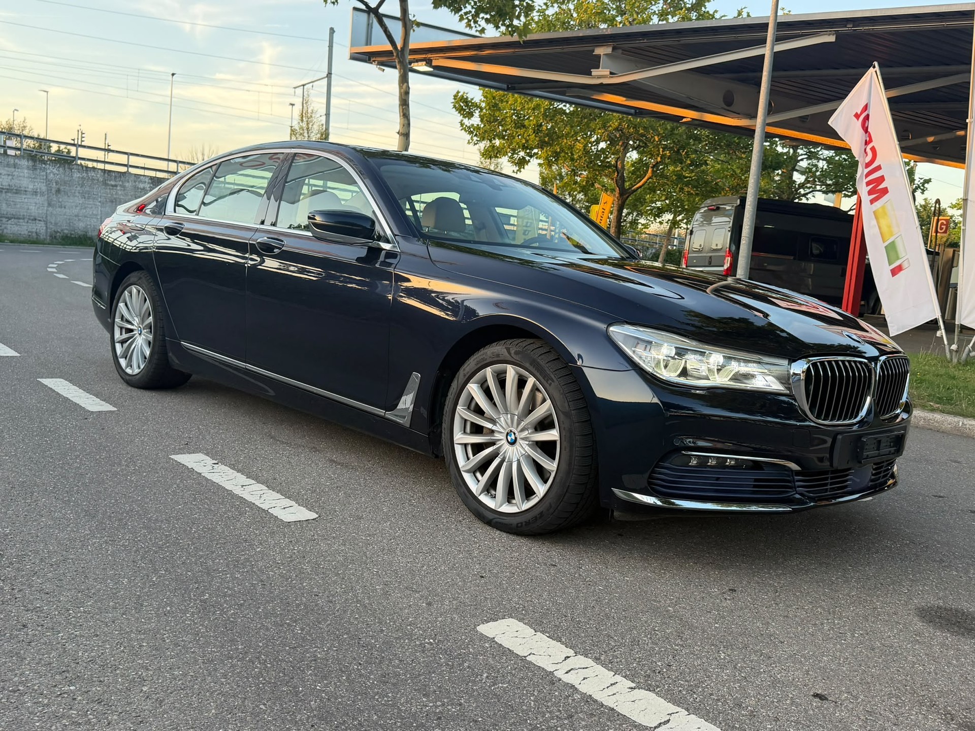 BMW 730d Business Modell Steptronic-showroom-element-2