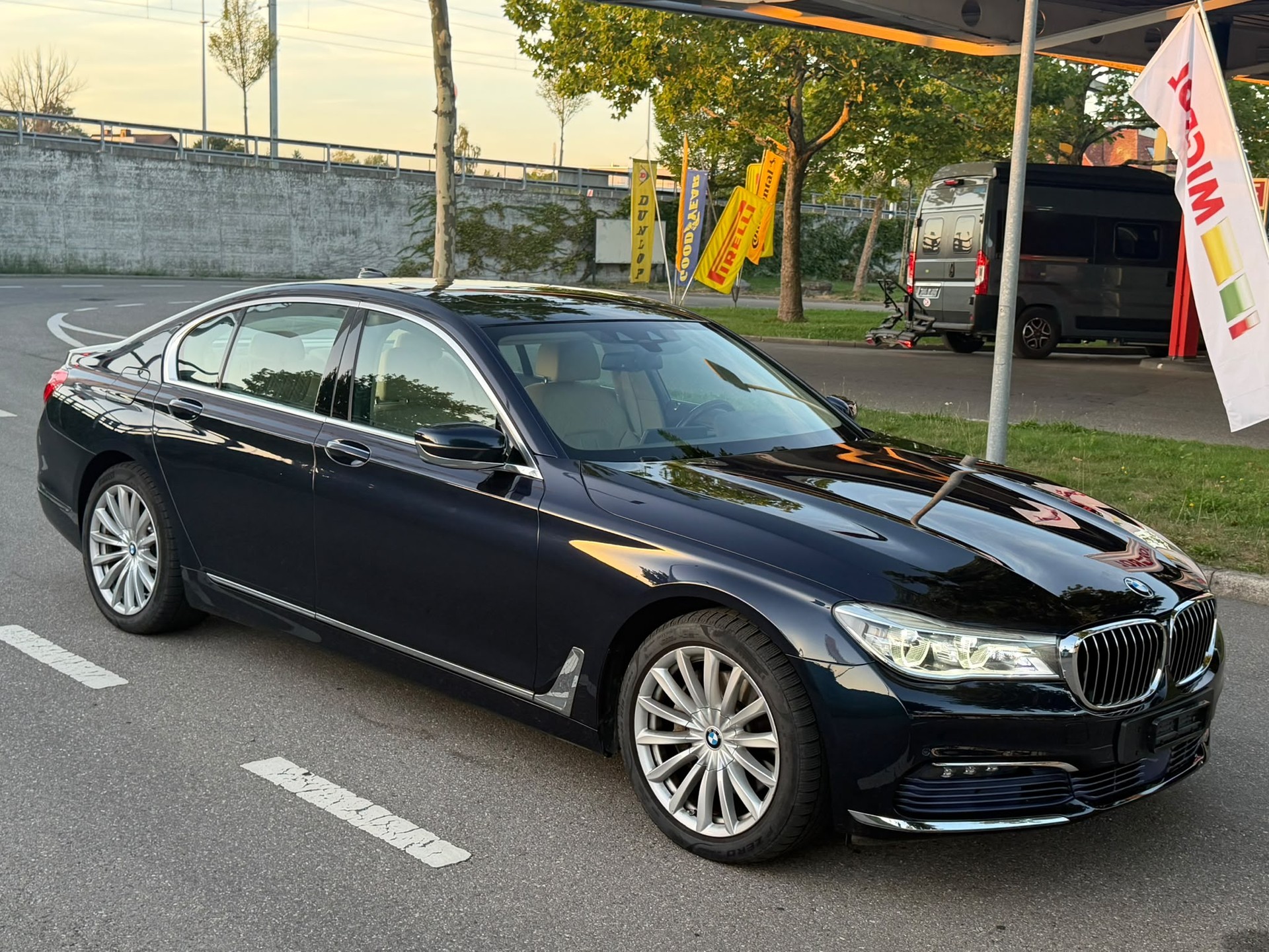 BMW 730d Business Modell Steptronic-showroom-element-1