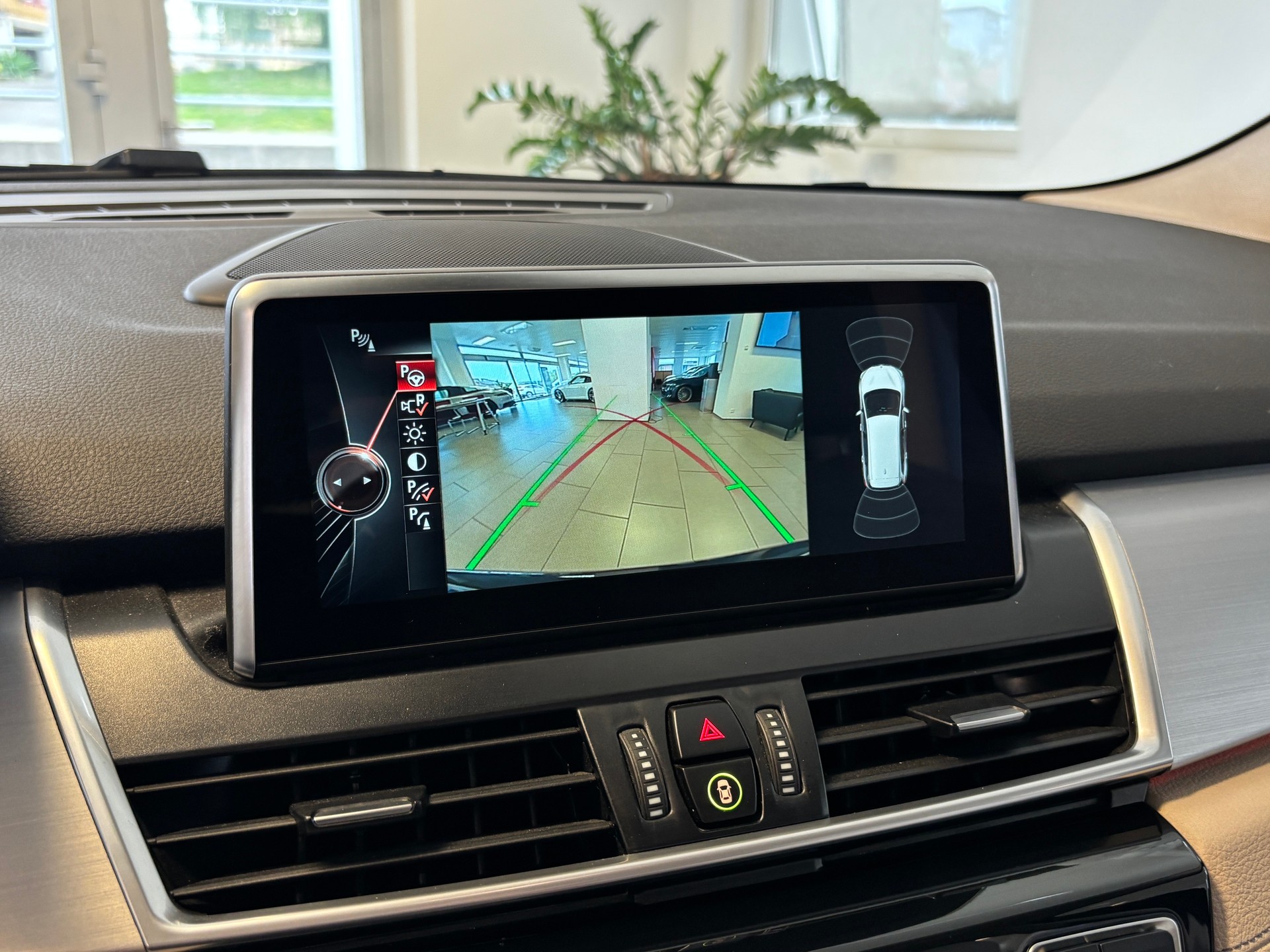 BMW 220d xDrive Gran Tourer Luxury Line Steptronic-image-11
