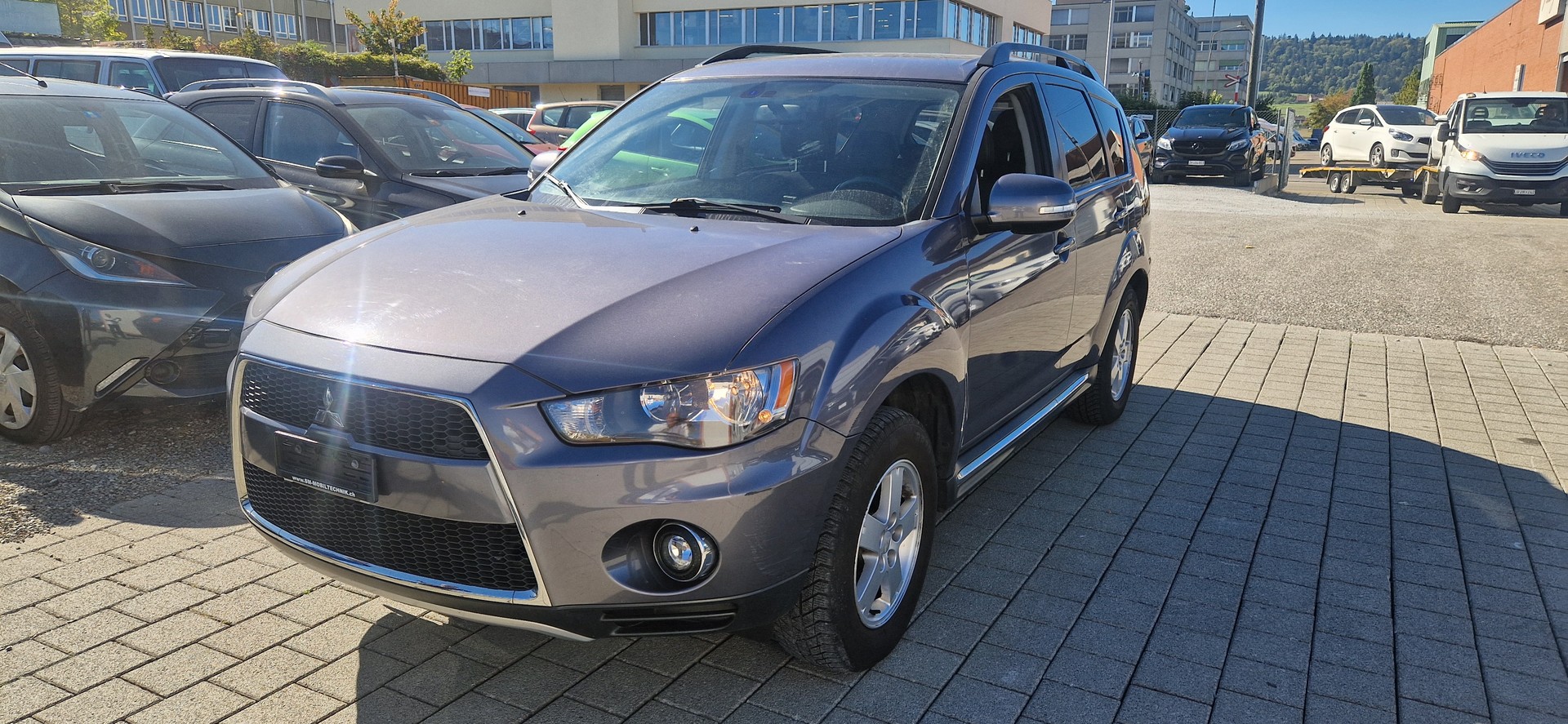 MITSUBISHI Outlander 2.2 DID Navigator 4WD TC-SST