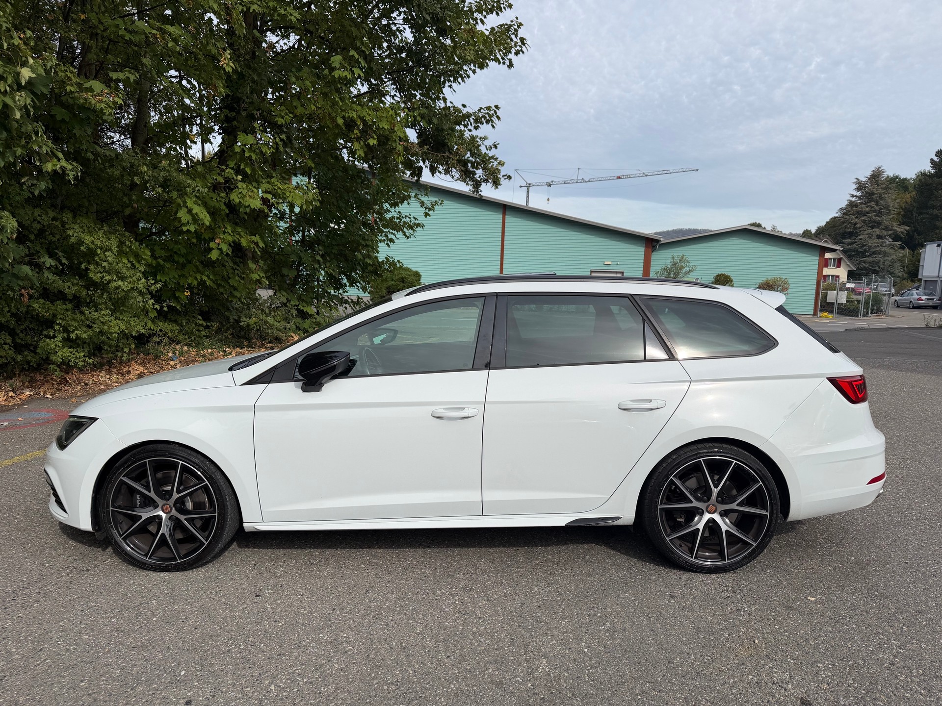 SEAT Leon ST 2.0 Eco TSI Swiss Cupra 4Drive DSG-showroom-element-1