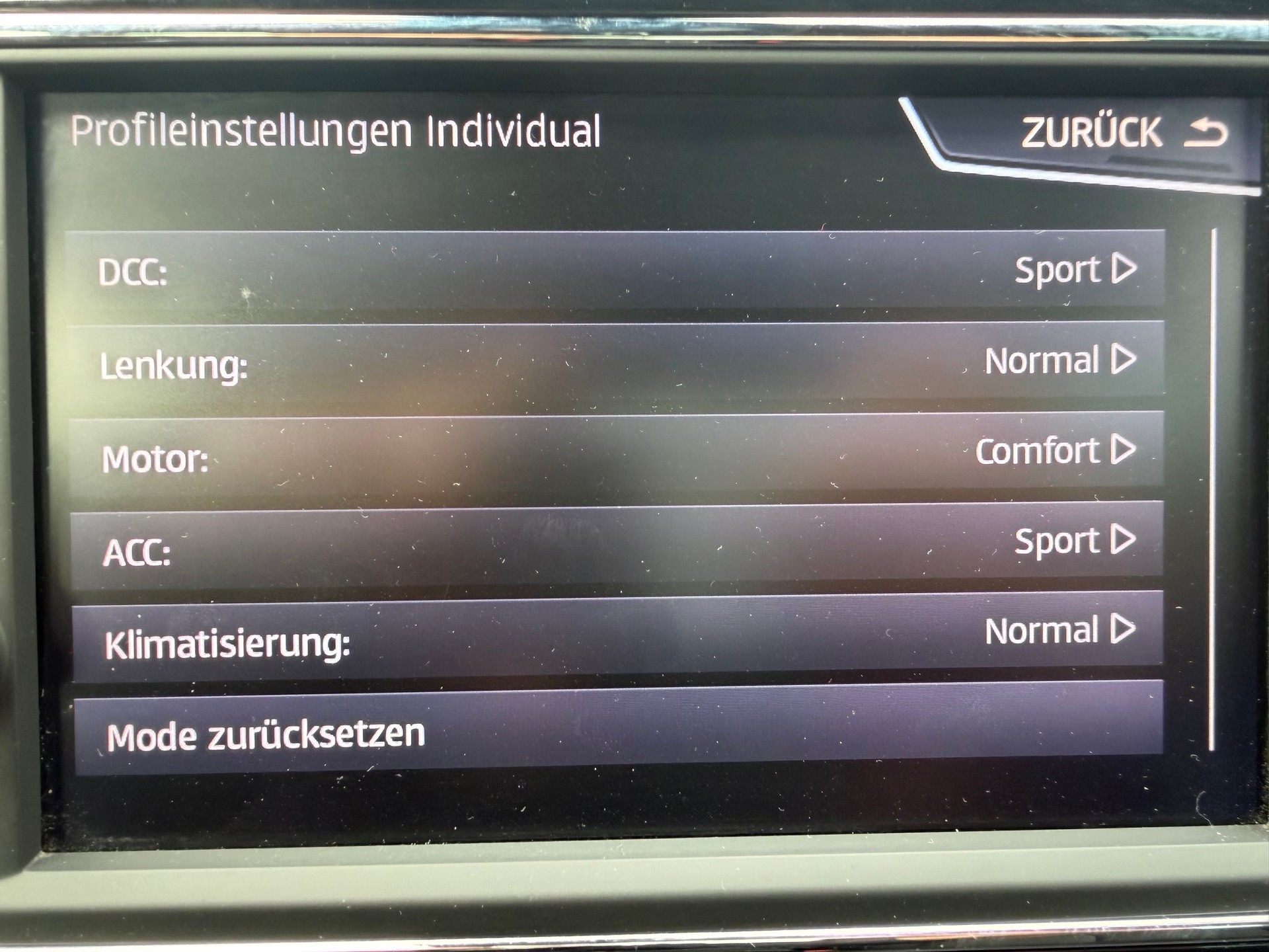 SEAT Leon ST 2.0 Eco TSI Swiss Cupra 4Drive DSG-image-8