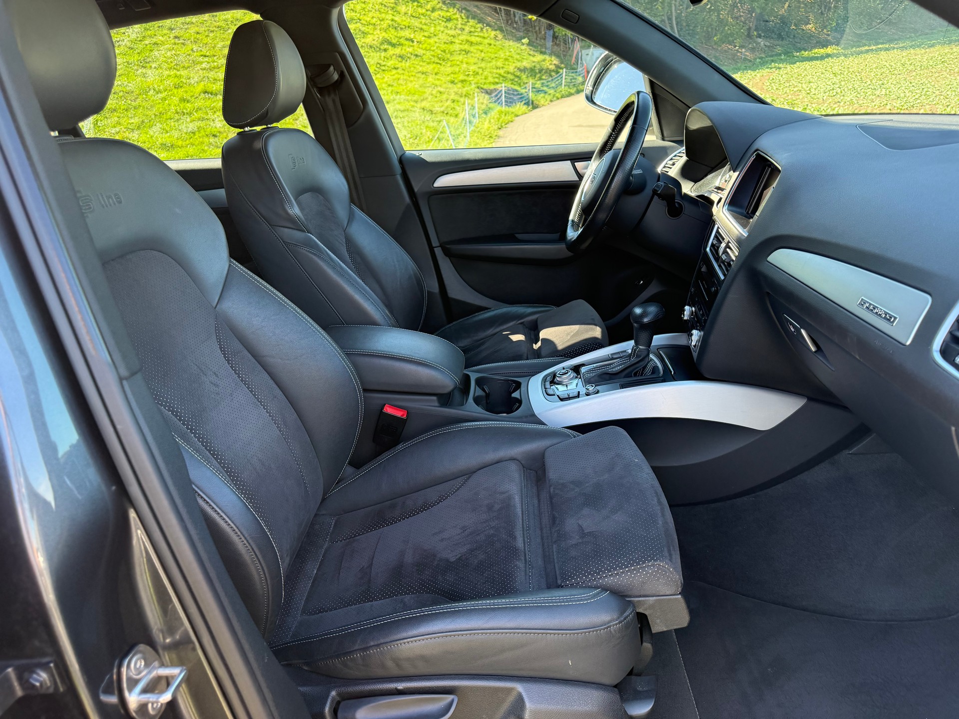 AUDI Q5 2.0 TFSI quattro tiptronic S-line-image-6