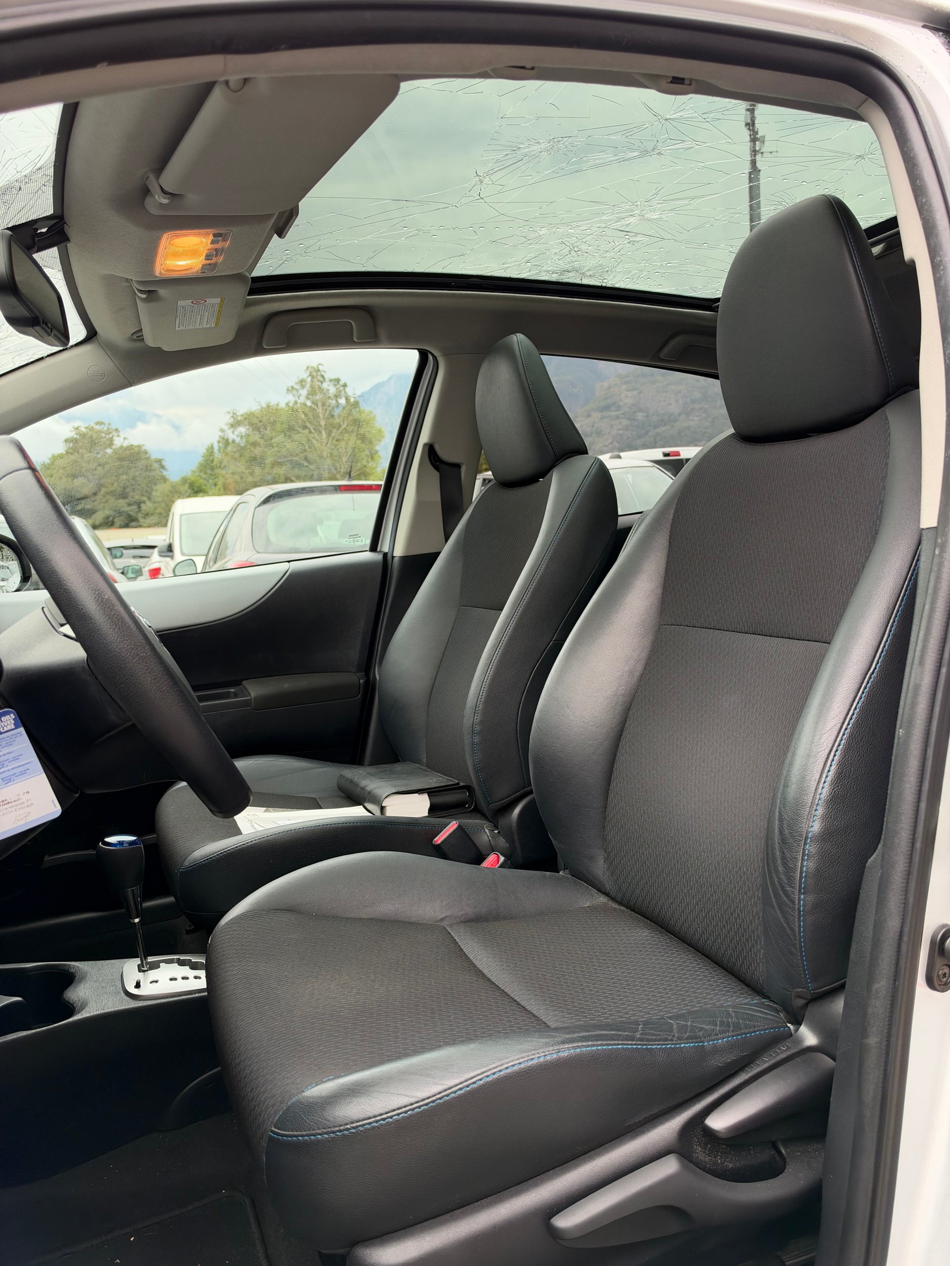 TOYOTA Yaris 1.5 VVT-i Hybrid Sol CVT-image-10