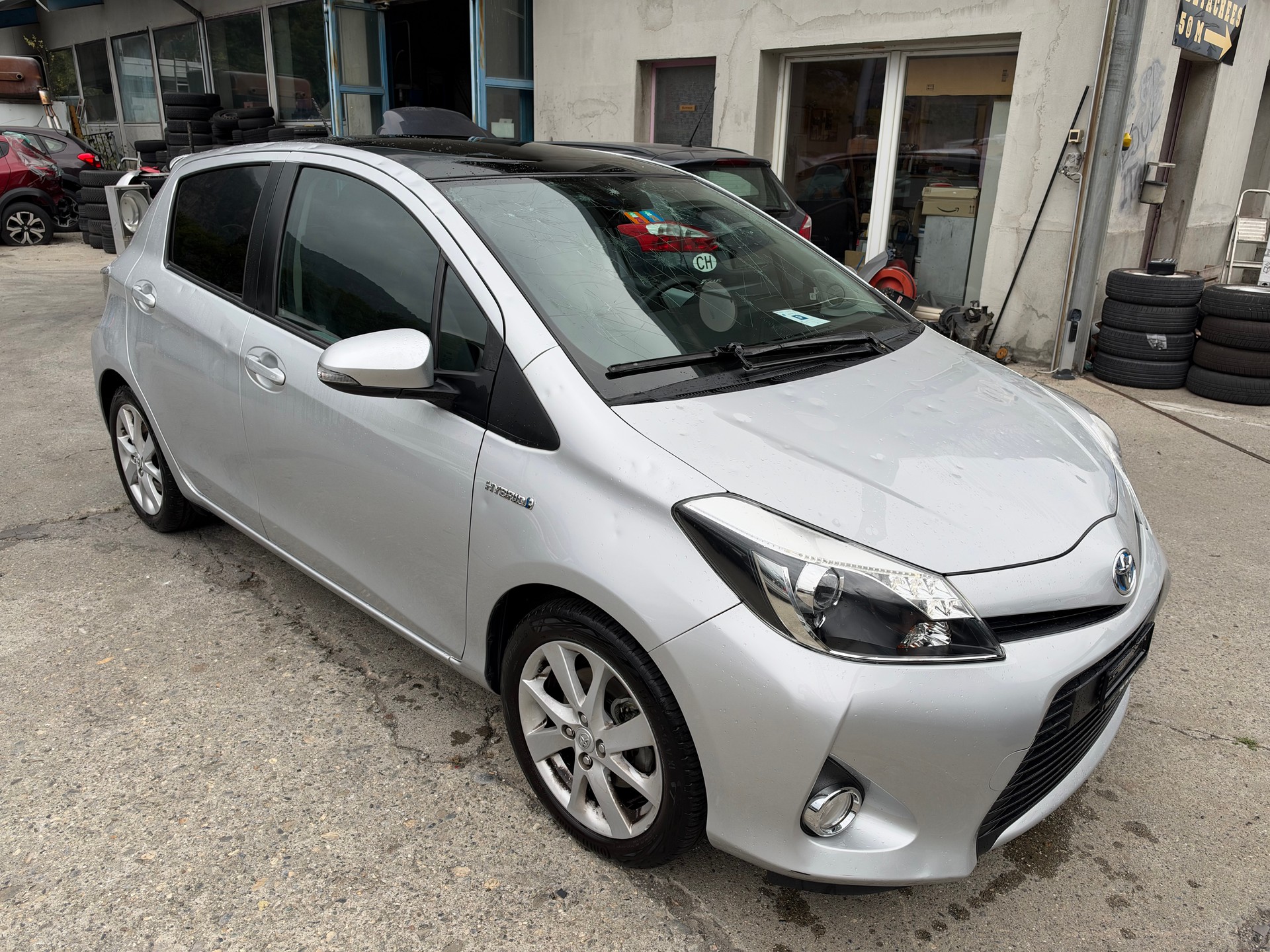 TOYOTA Yaris 1.5 VVT-i Hybrid Sol CVT-image-3