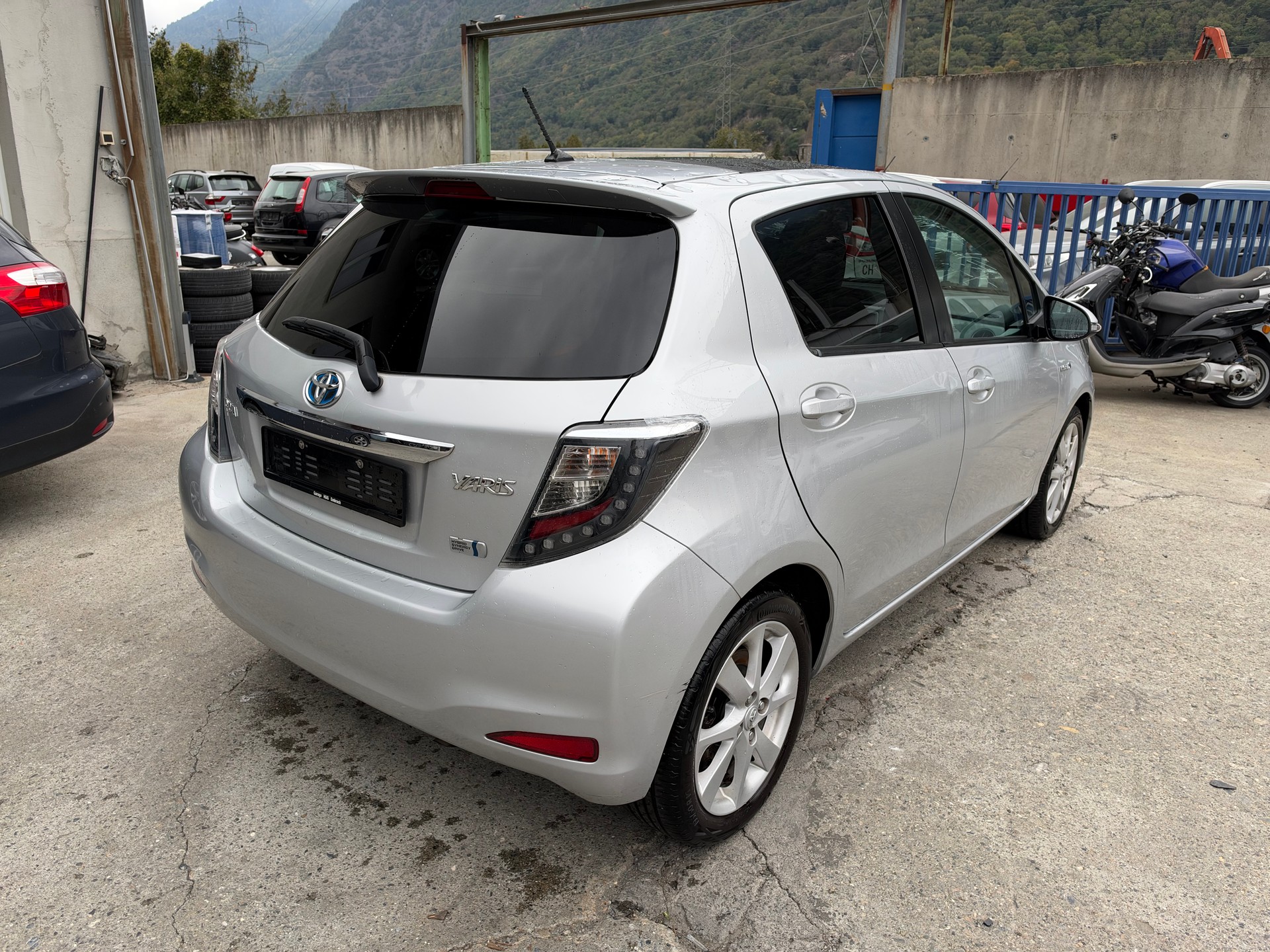 TOYOTA Yaris 1.5 VVT-i Hybrid Sol CVT-image-5