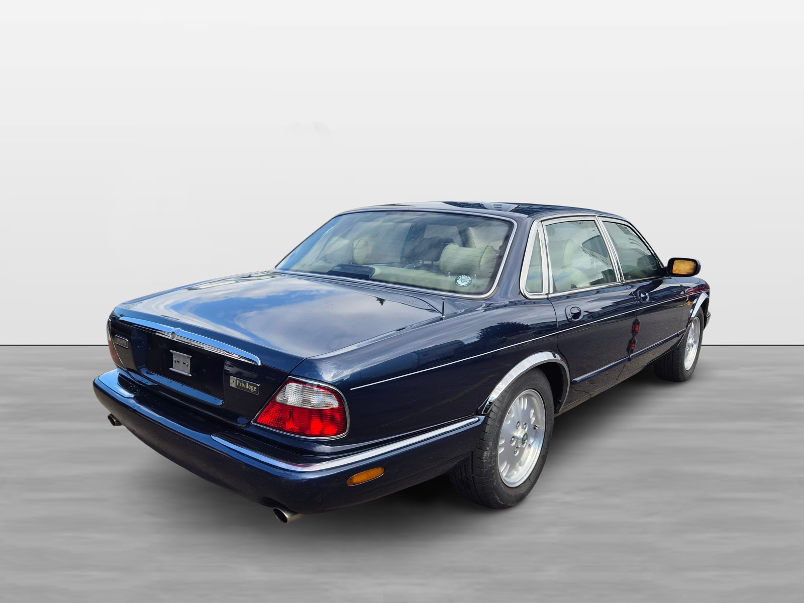 JAGUAR XJ 3.2 V8-showroom-element-2