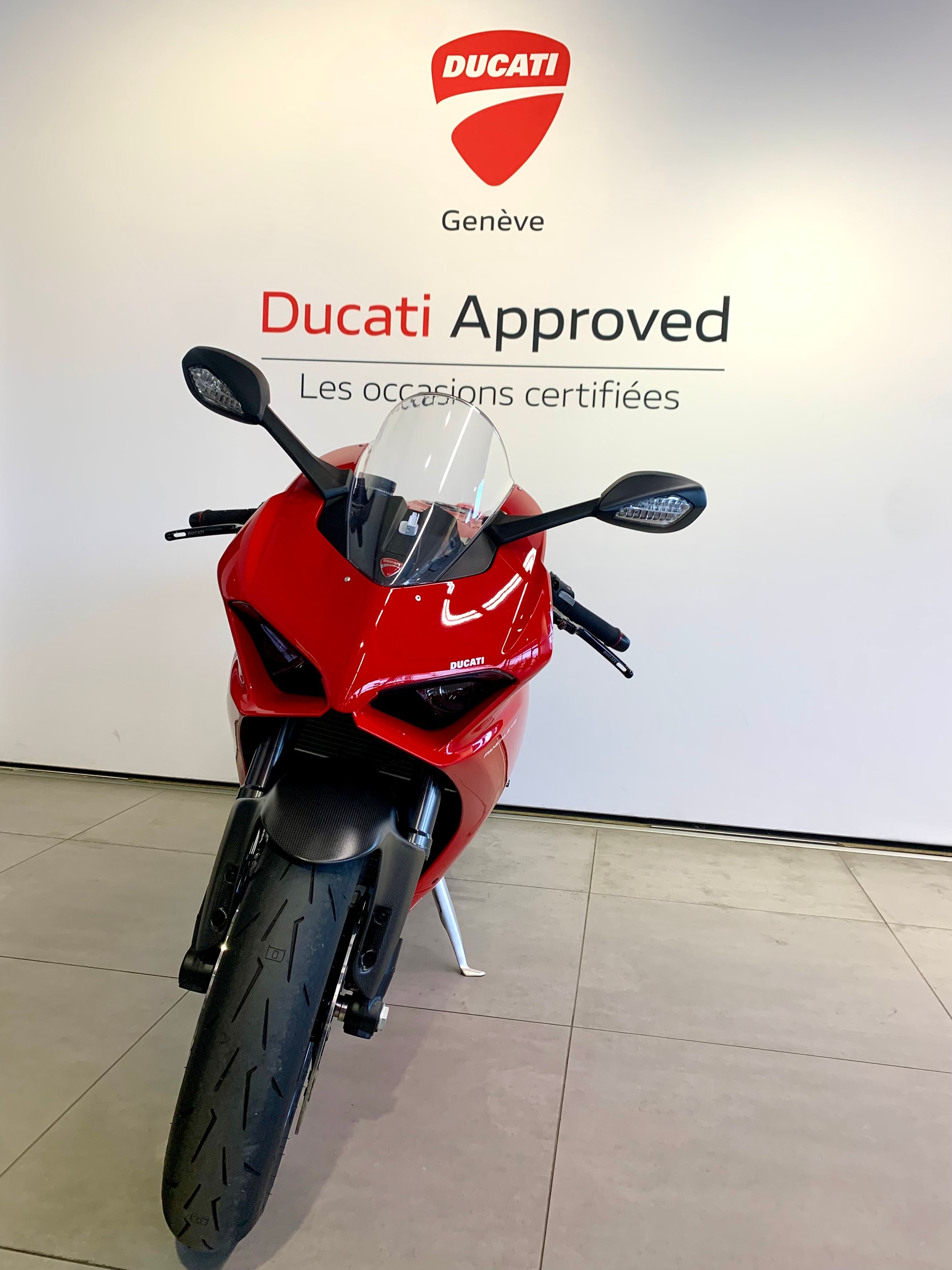 DUCATI Panigale V2-showroom-element-2