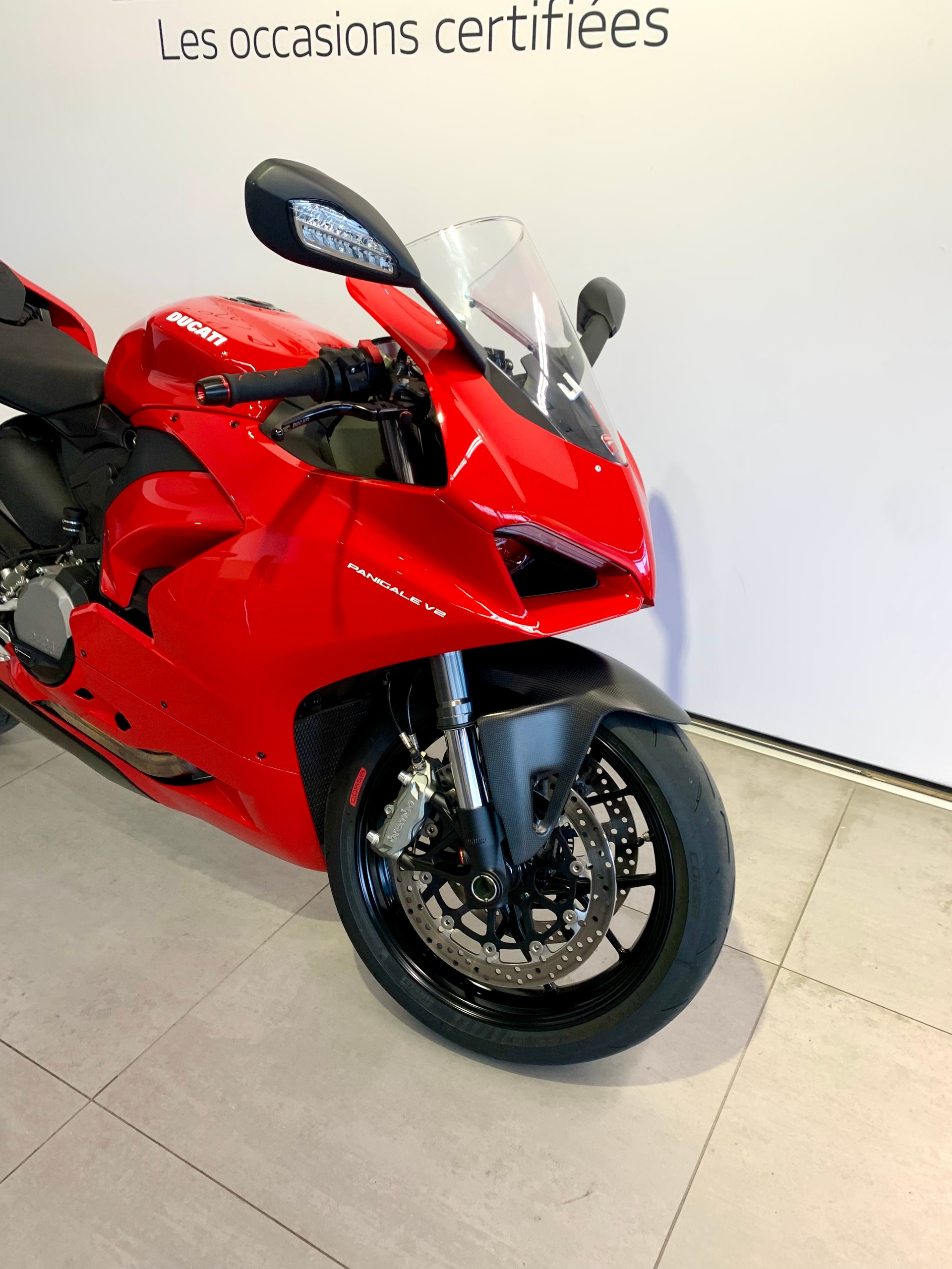 DUCATI Panigale V2-showroom-element-3