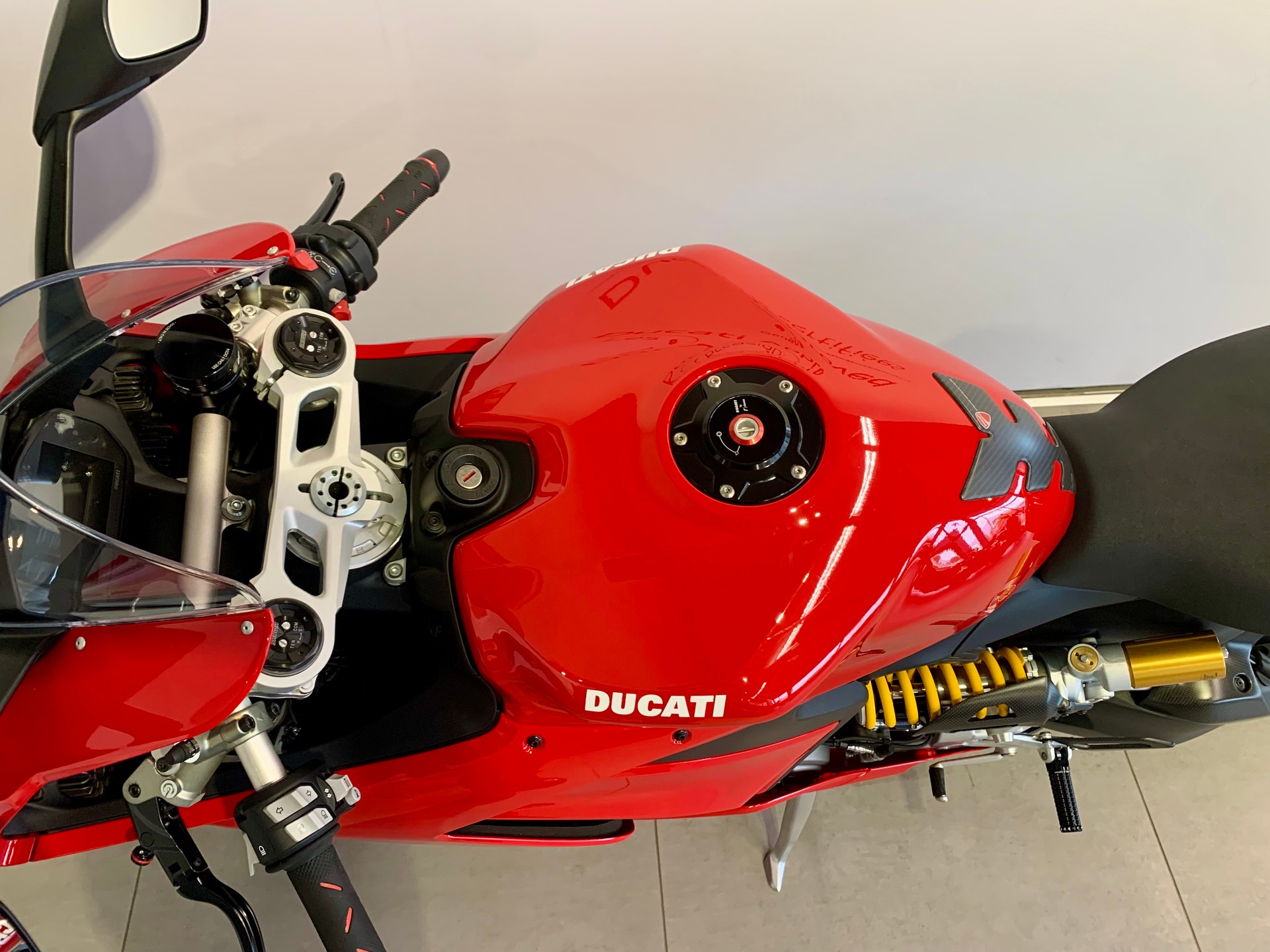DUCATI Panigale V2-image-5