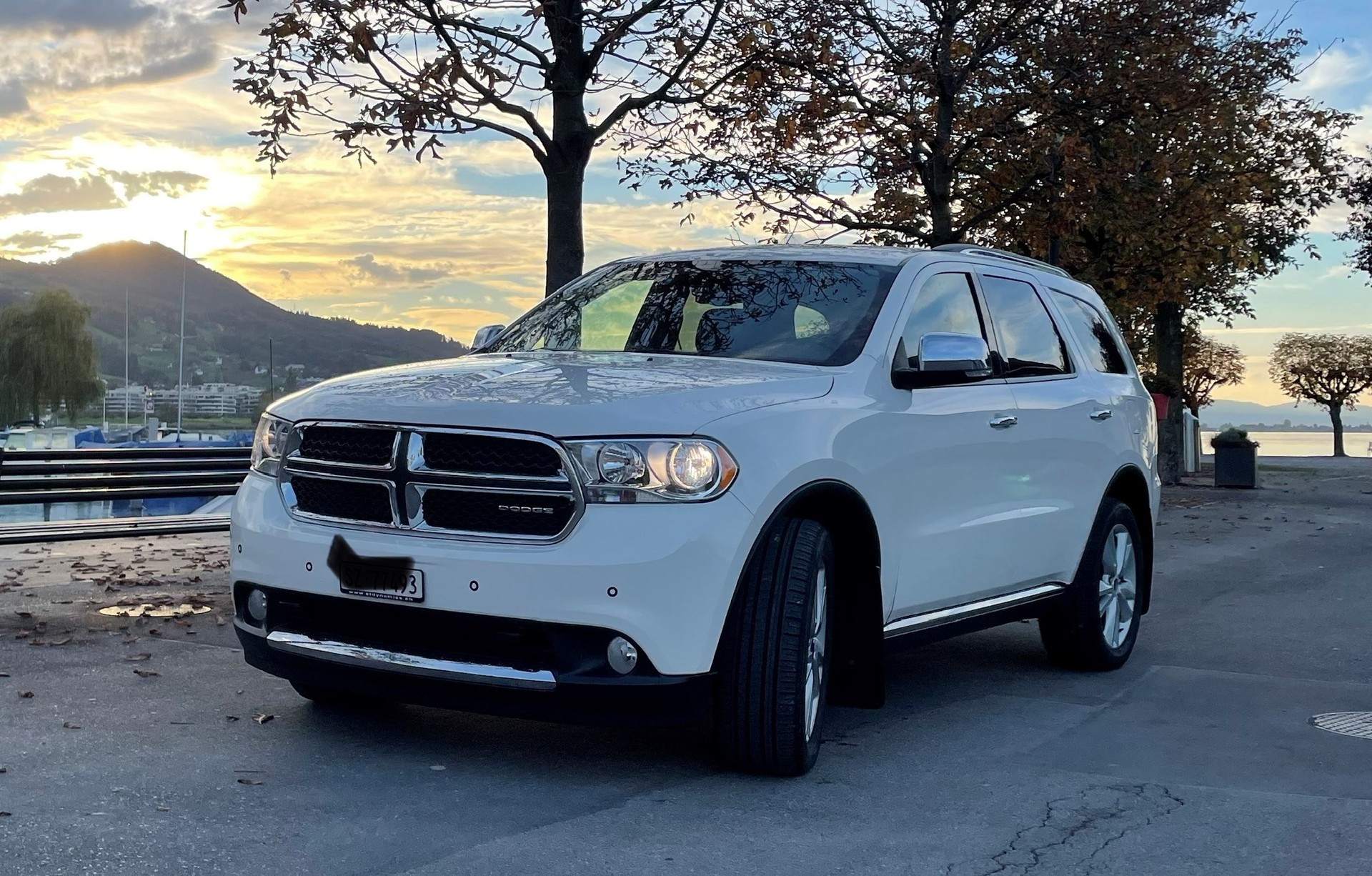 DODGE Durango-image-1