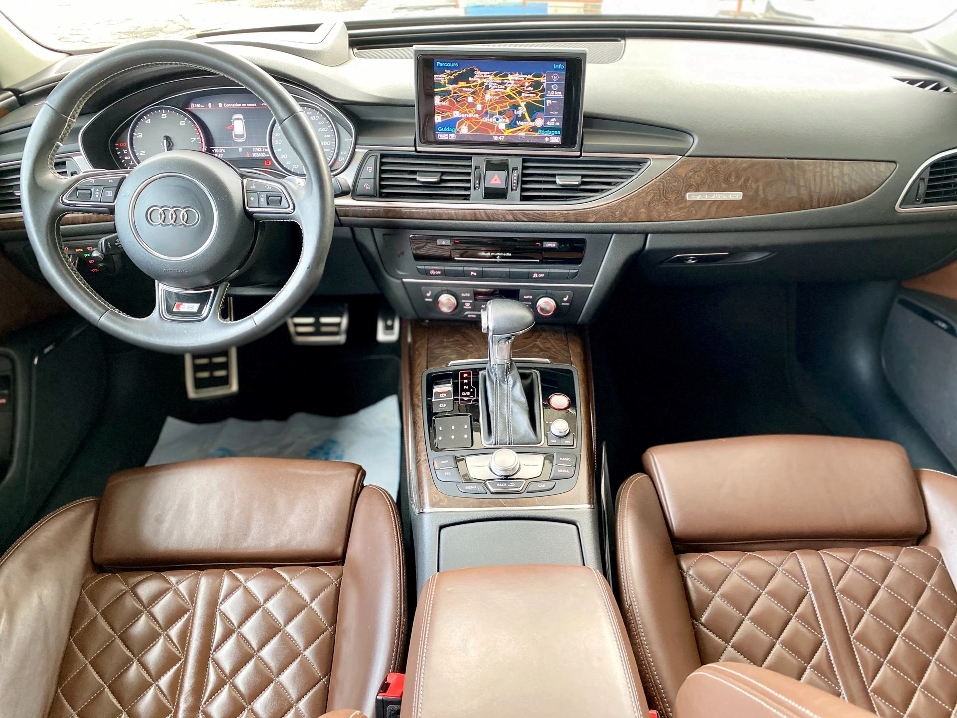 AUDI S6 4.0 TFSI V8 quattro S-tronic-image-15