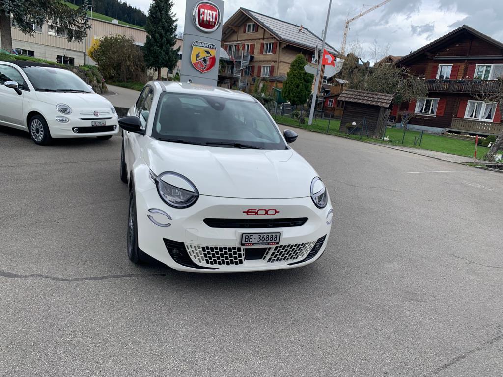 FIAT 600e Red-image-21