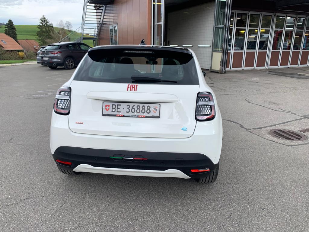 FIAT 600e Red-image-11
