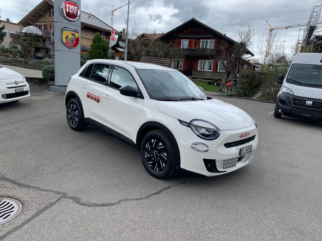 FIAT 600e Red-image-19