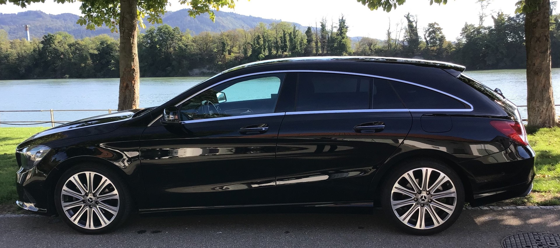 MERCEDES-BENZ CLA 220 D SB 7G-DCT Urban-image-2