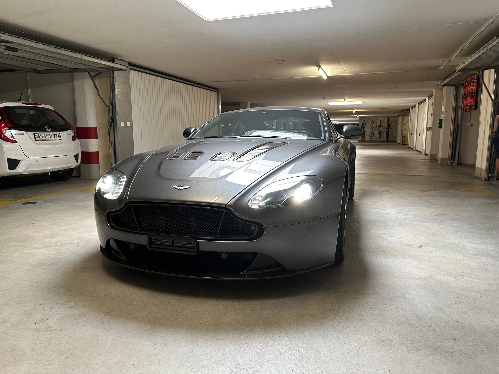 ASTON MARTIN V12 Vantage Coupé 6.0 S Sportshift