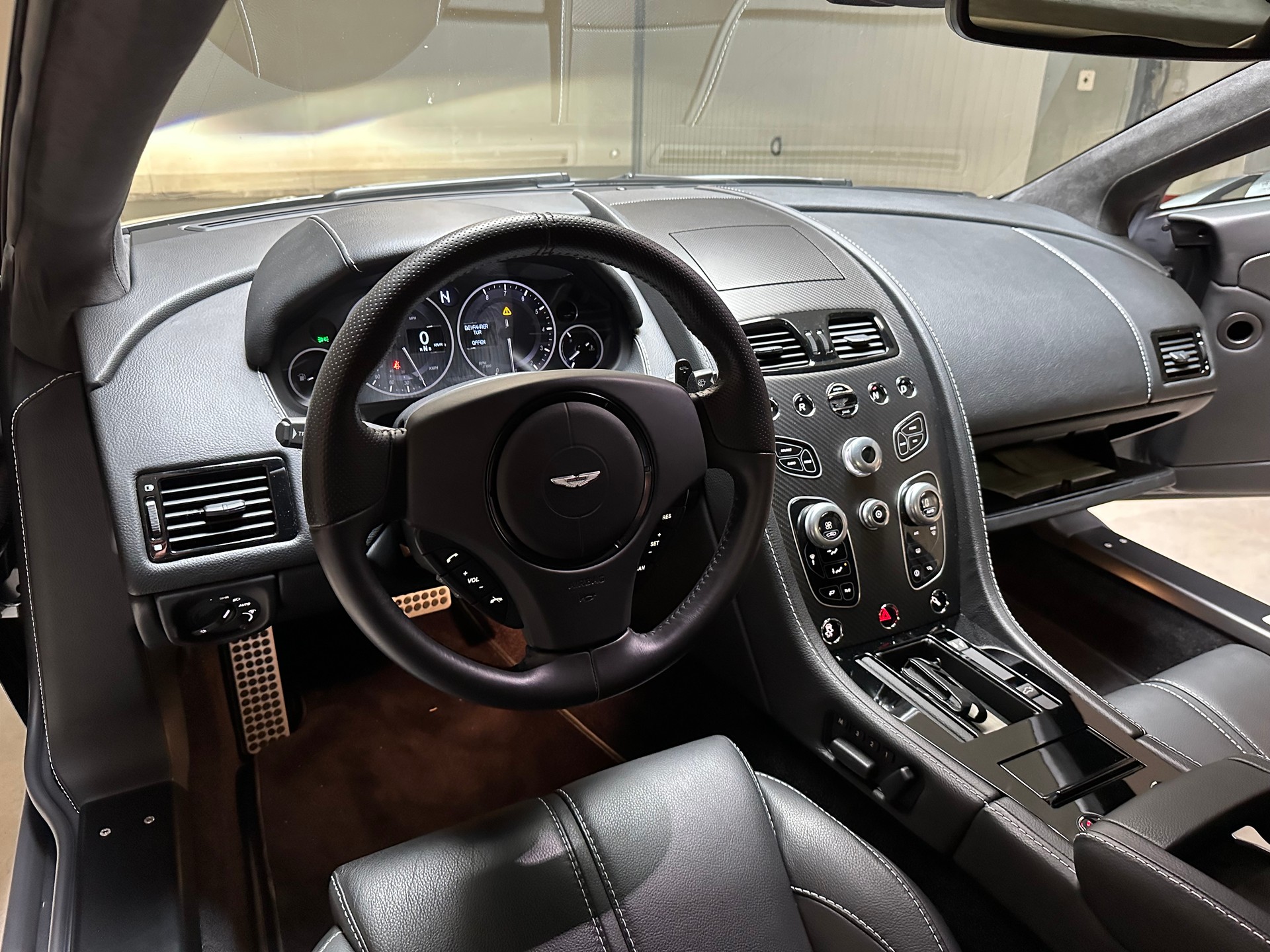 ASTON MARTIN V12 Vantage Coupé 6.0 S Sportshift-image-7