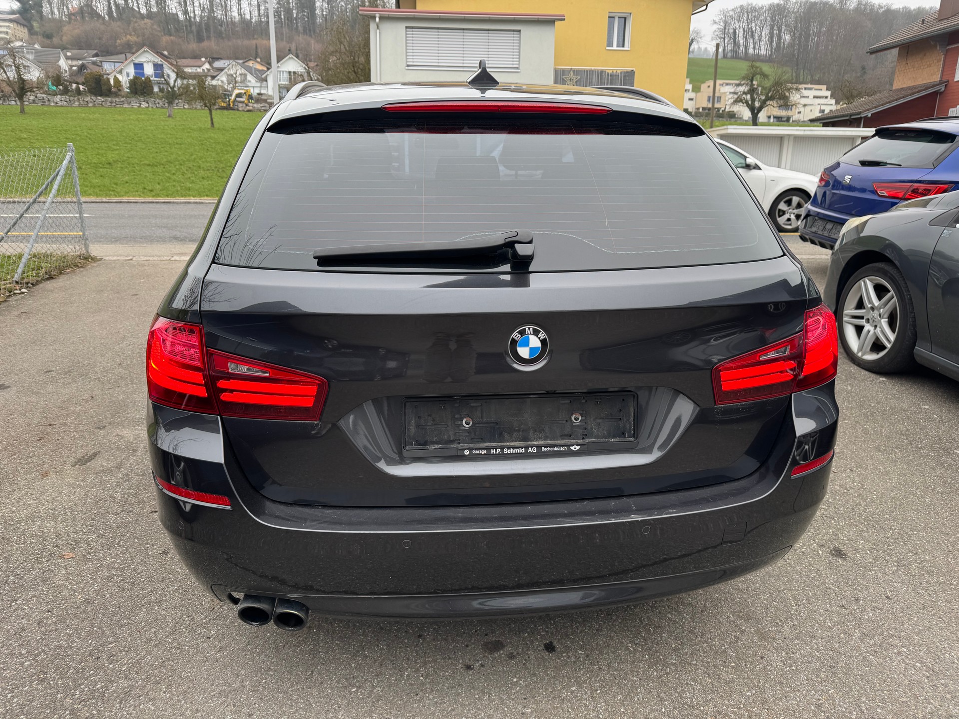 BMW 528i Touring xDrive Steptronic-showroom-element-3