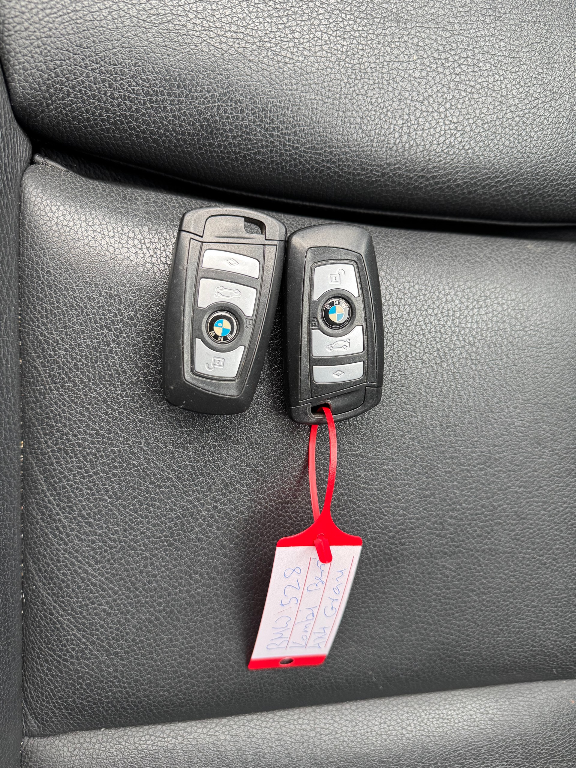 BMW 528i Touring xDrive Steptronic-image-12