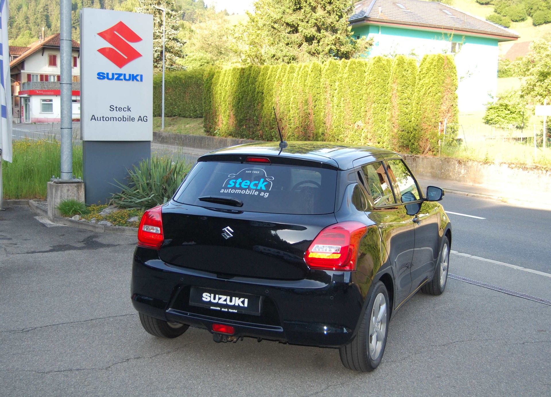 SUZUKI Swift 1.2 Compact Top Hybrid-image-5