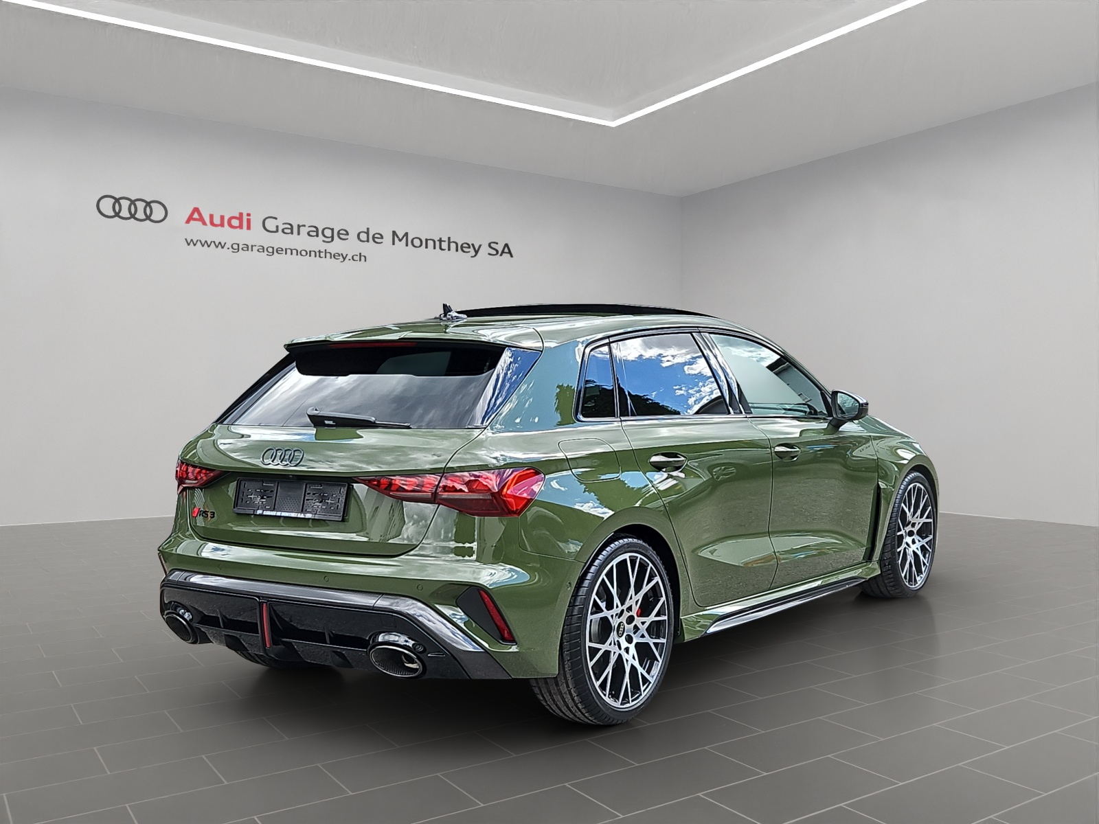 AUDI RS3 Sportback 2.5 TSI quattro S-tronic-image-4
