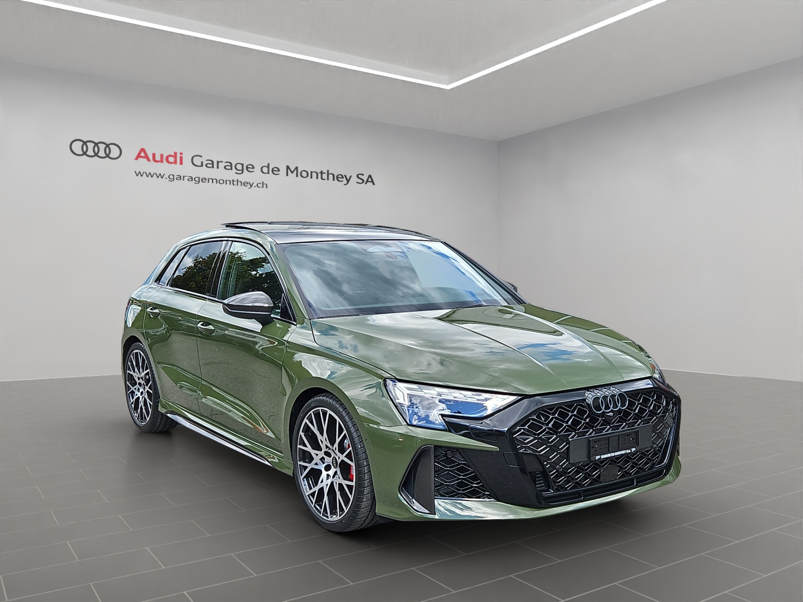 AUDI RS3 Sportback 2.5 TSI quattro S-tronic-image-3