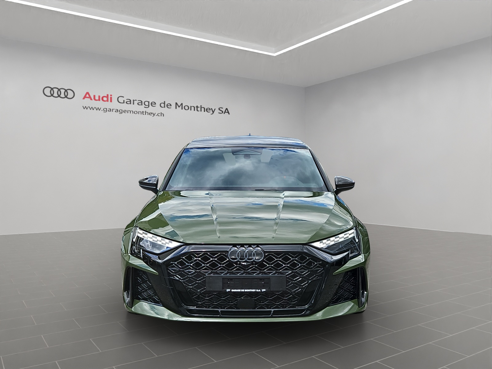 AUDI RS3 Sportback 2.5 TSI quattro S-tronic-image-2