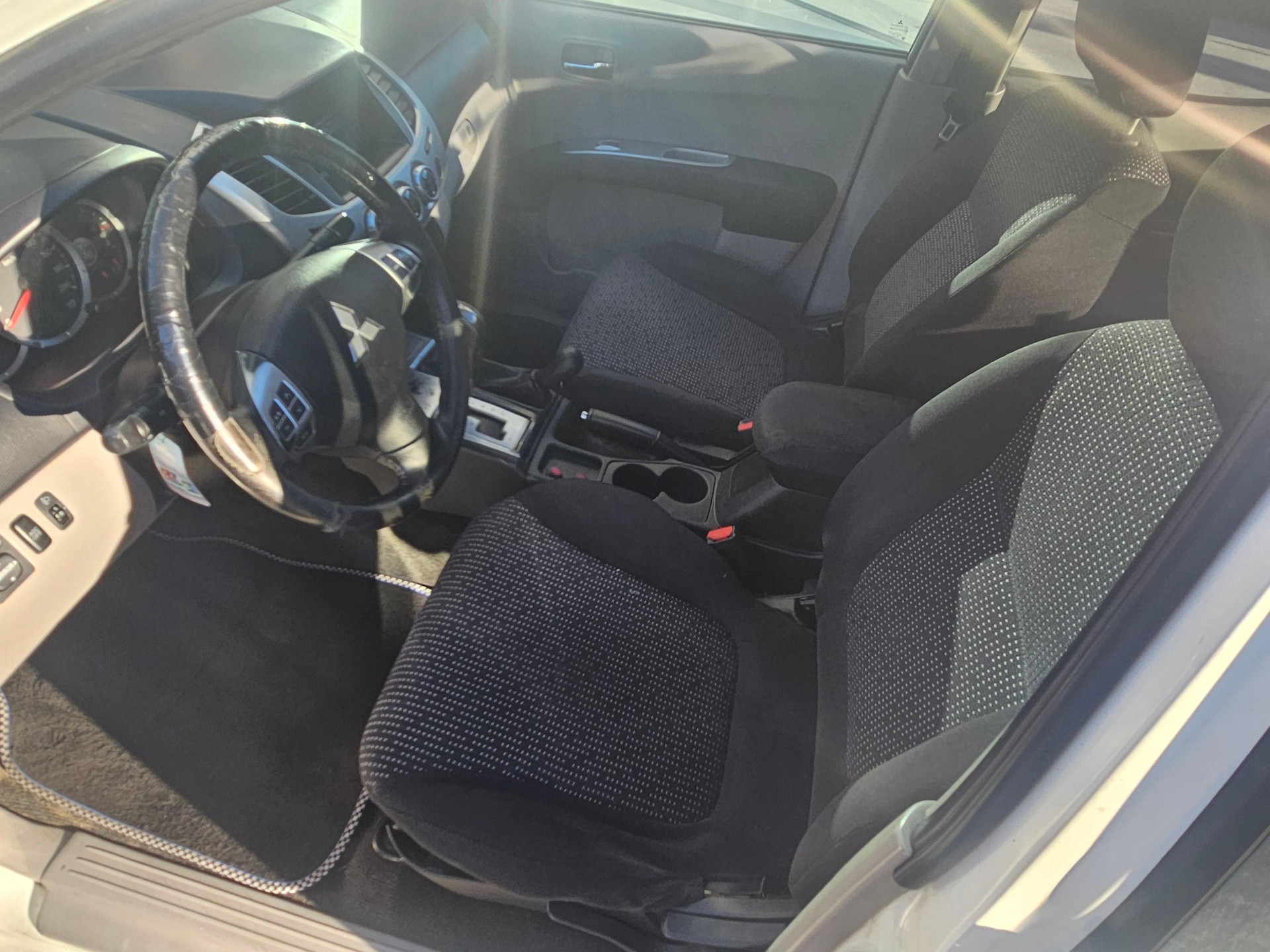 MITSUBISHI L 200 L200 D-Cab Pick-up 2.5 DID HP 178 4x4 Intense-image-4