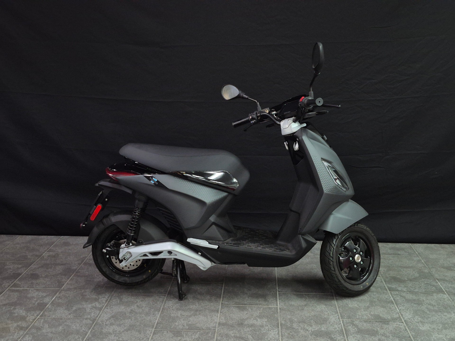 PIAGGIO Piaggio 1 Active 60km/h Full Electric-image-15