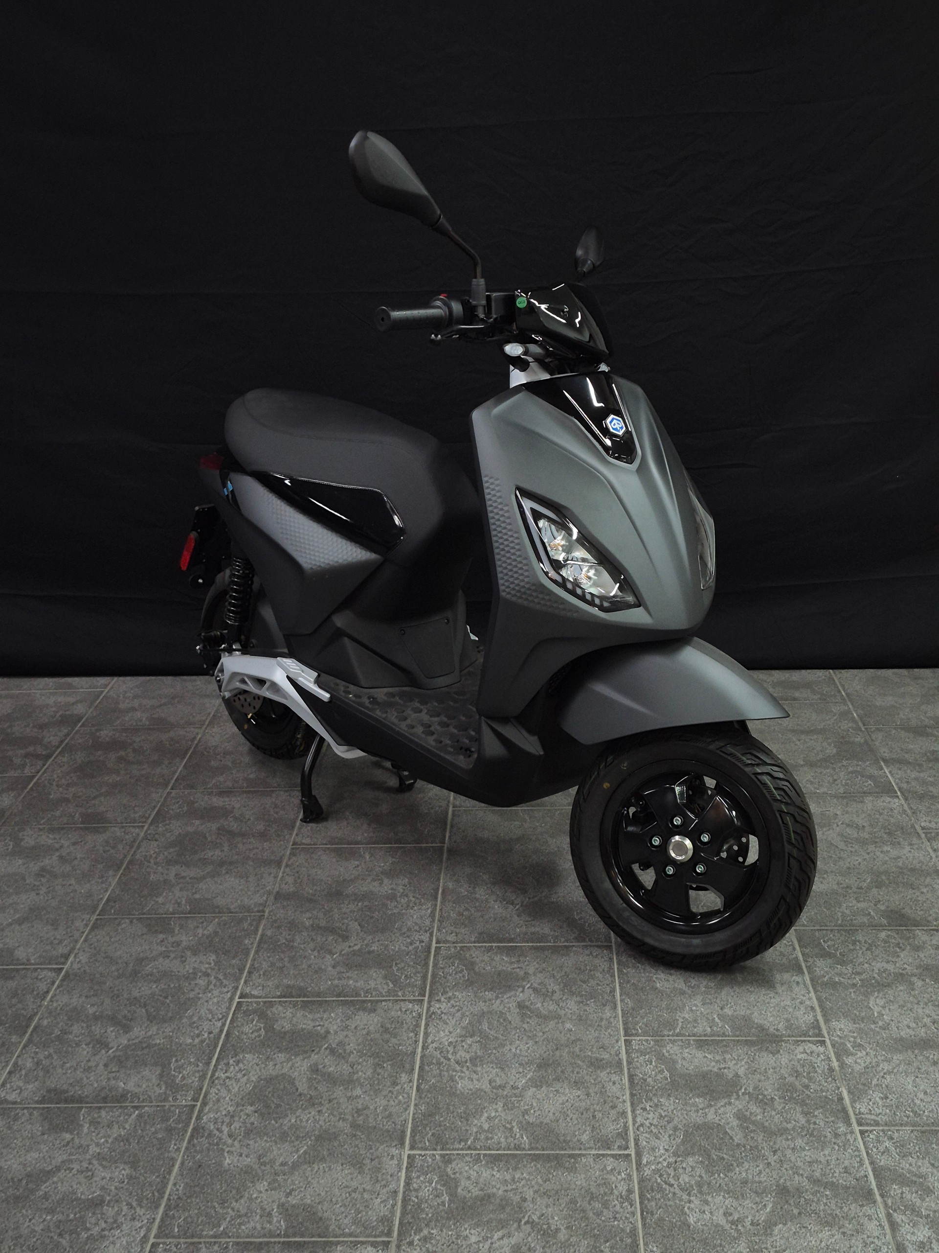 PIAGGIO Piaggio 1 Active 60km/h Full Electric-image-4