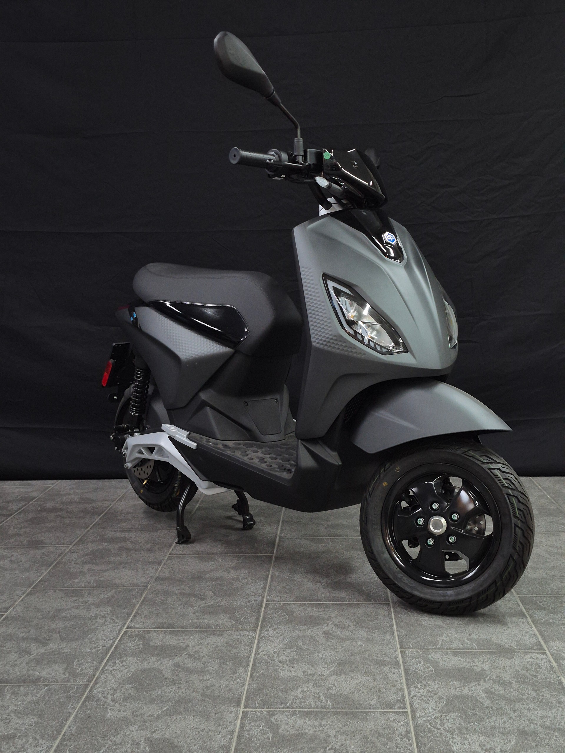 PIAGGIO Piaggio 1 Active 60km/h Full Electric-image-5
