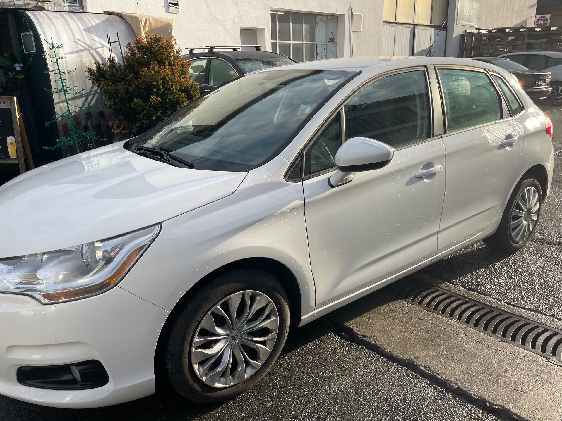 CITROEN C4 Berline 1.4 VTi Attraction-image-1