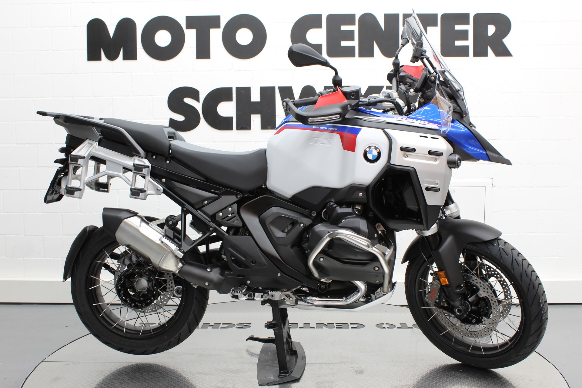 BMW R 1300 GS Adventure-image-0