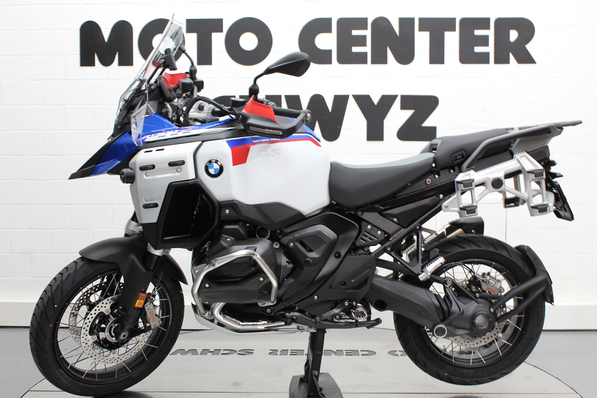 BMW R 1300 GS Adventure-image-3