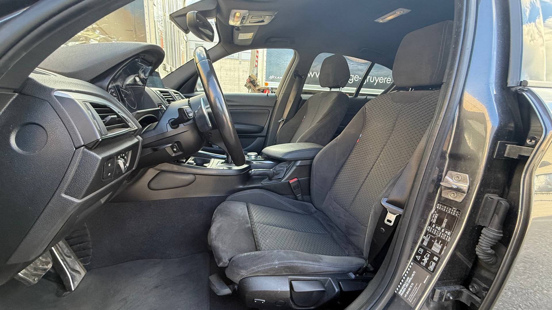 BMW 120d xDrive M Sport Steptronic-image-10