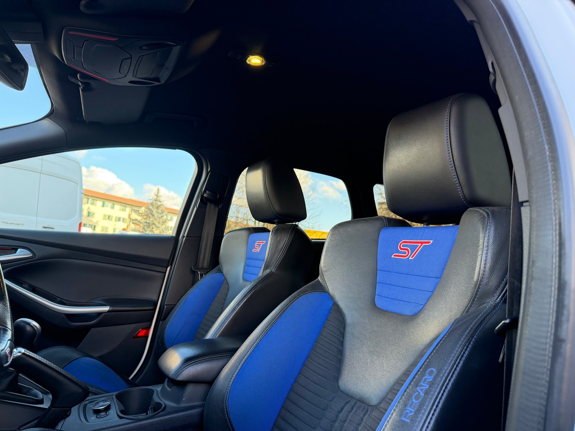 FORD Focus 2.0 SCTi ST-2-image-9