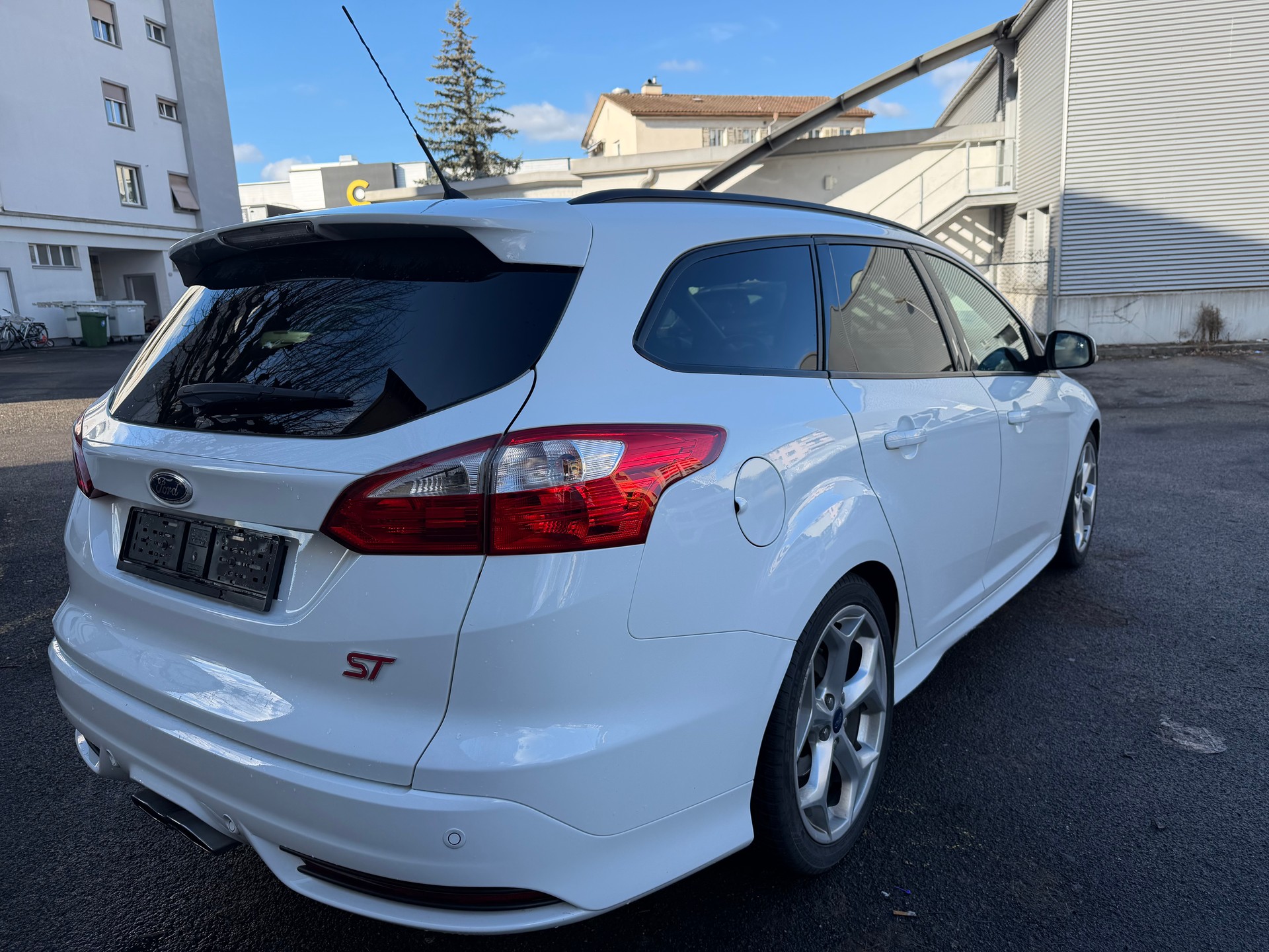 FORD Focus 2.0 SCTi ST-2-image-4