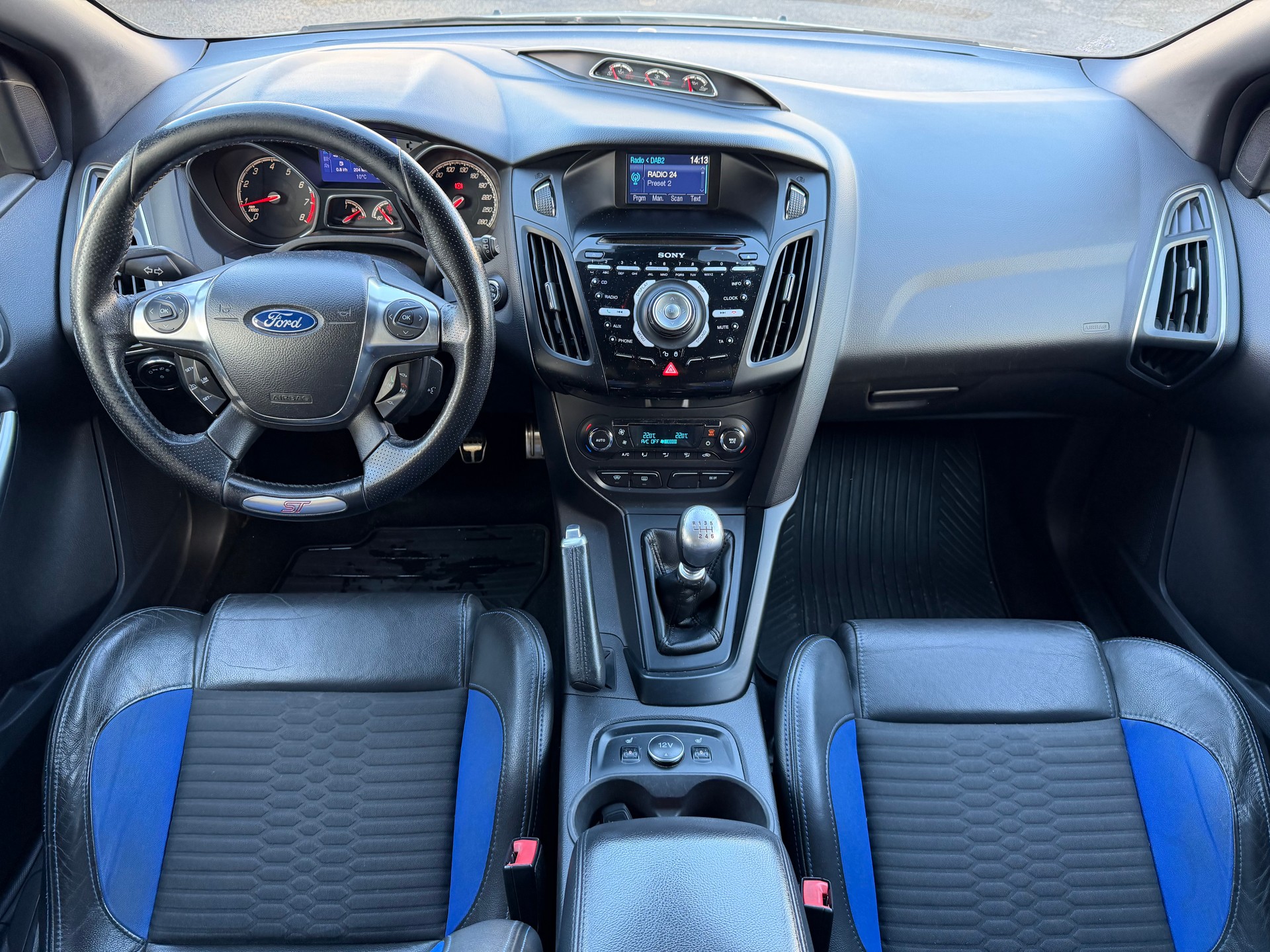 FORD Focus 2.0 SCTi ST-2-image-8