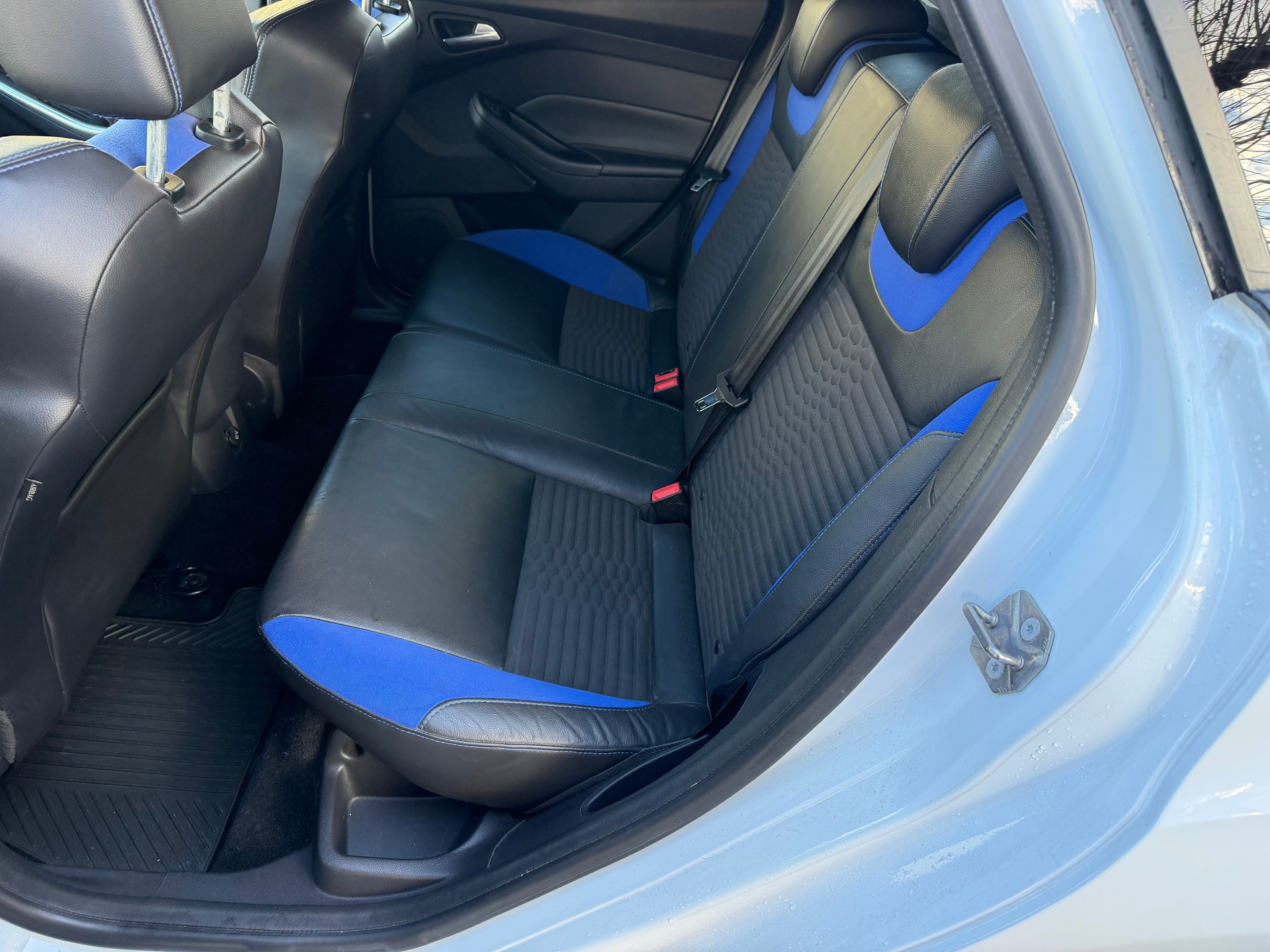 FORD Focus 2.0 SCTi ST-2-image-7