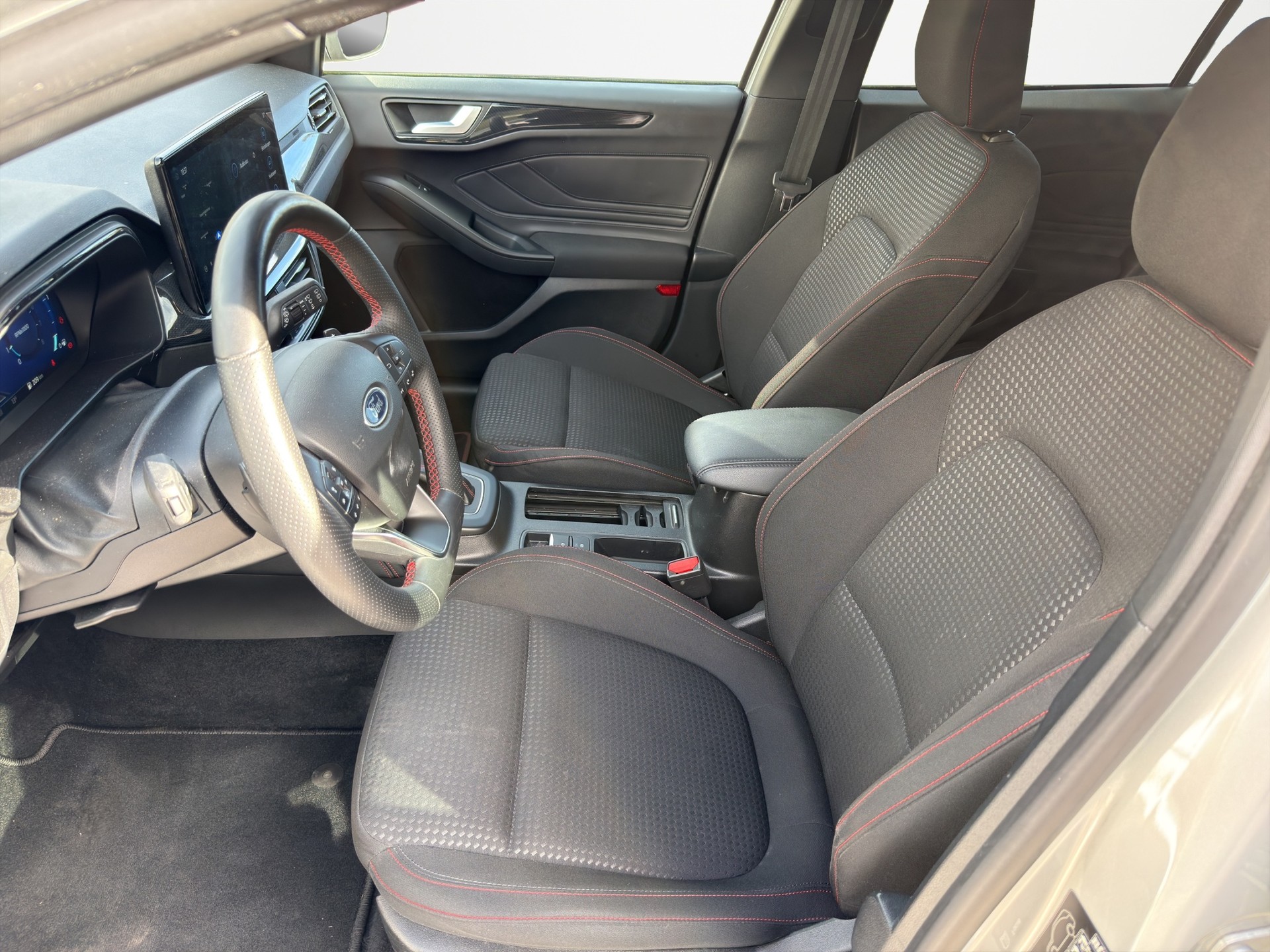 FORD Focus 1.0 MHEV ST-Line X Automat-image-6