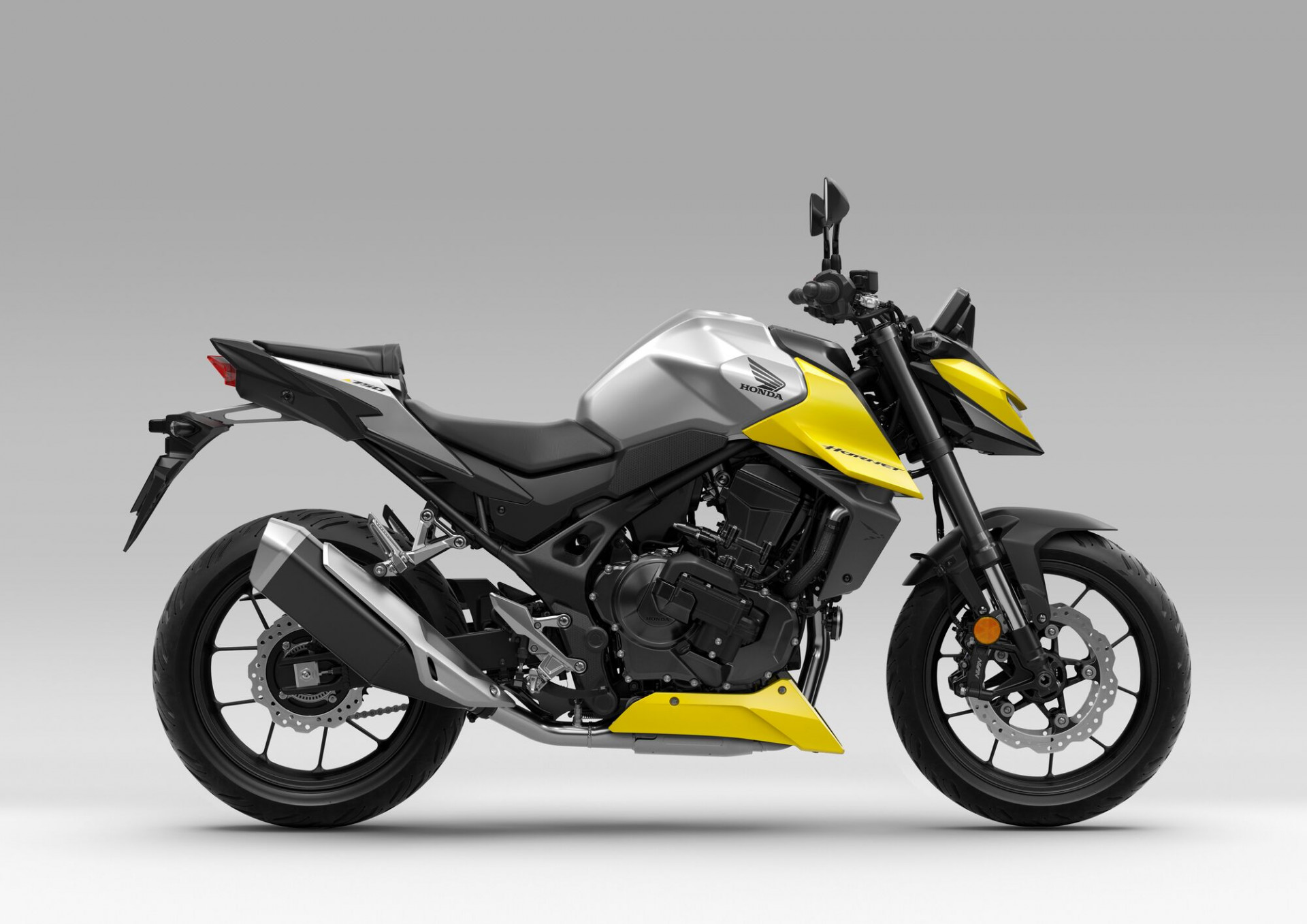 HONDA CB 750 Hornet E-Clutch-image-1
