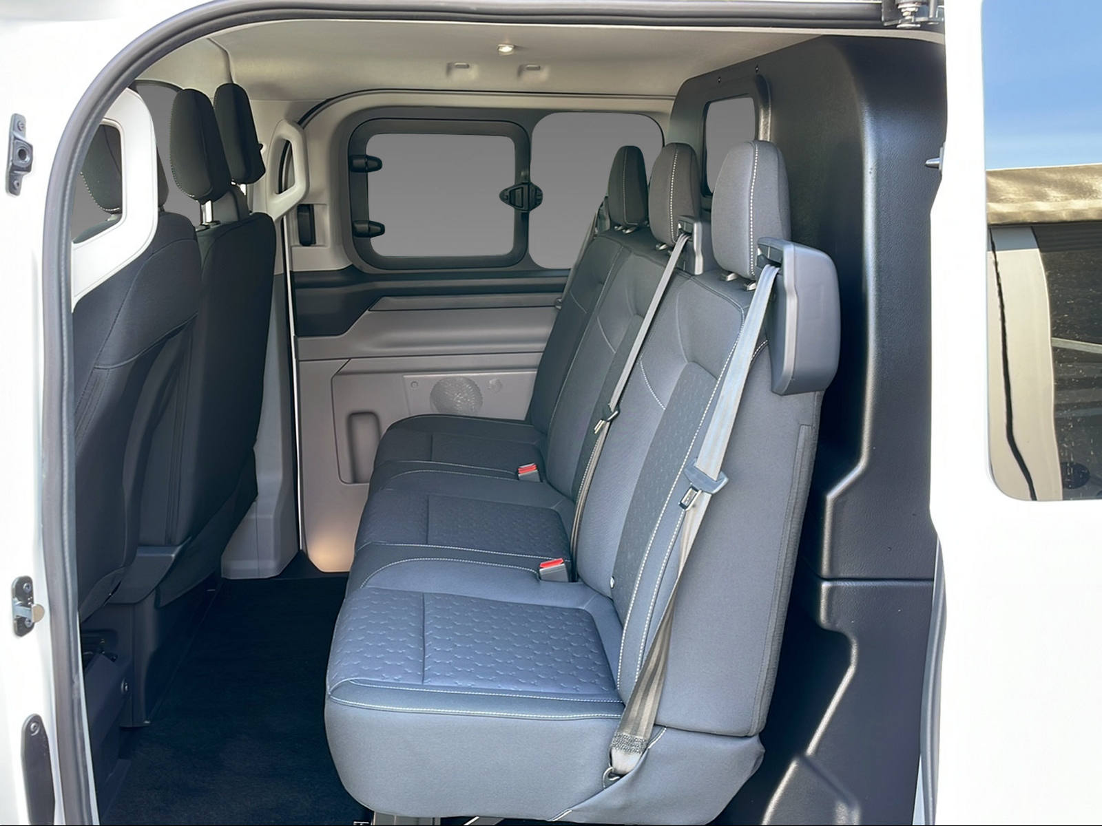 FORD Transit C DKab. Van 320 L2 2.0 EcoBlue 136 Limited-image-9