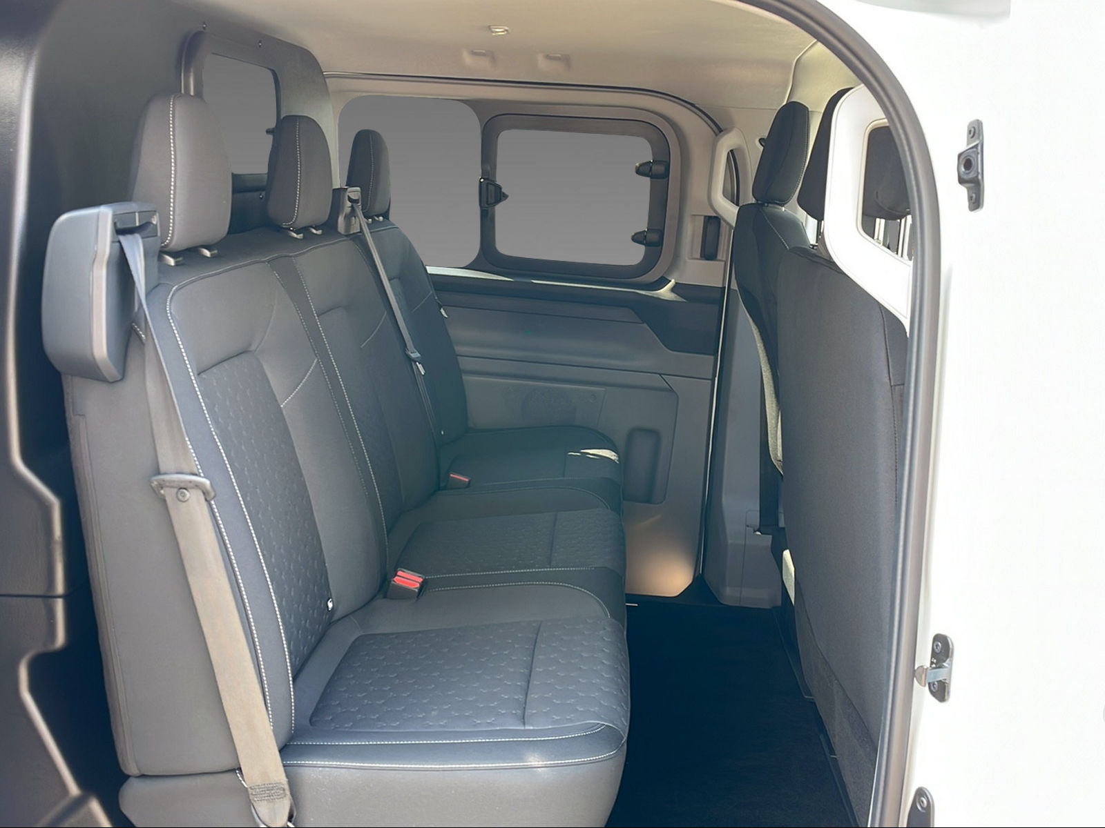 FORD Transit C DKab. Van 320 L2 2.0 EcoBlue 136 Limited-image-8